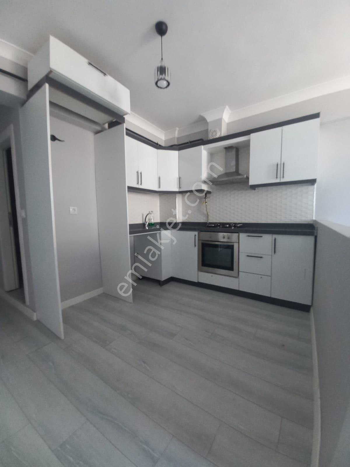 Atakul Gyo Dan Yeni Mahallede Açık Mutfaklı 1+1 Satılık Daire