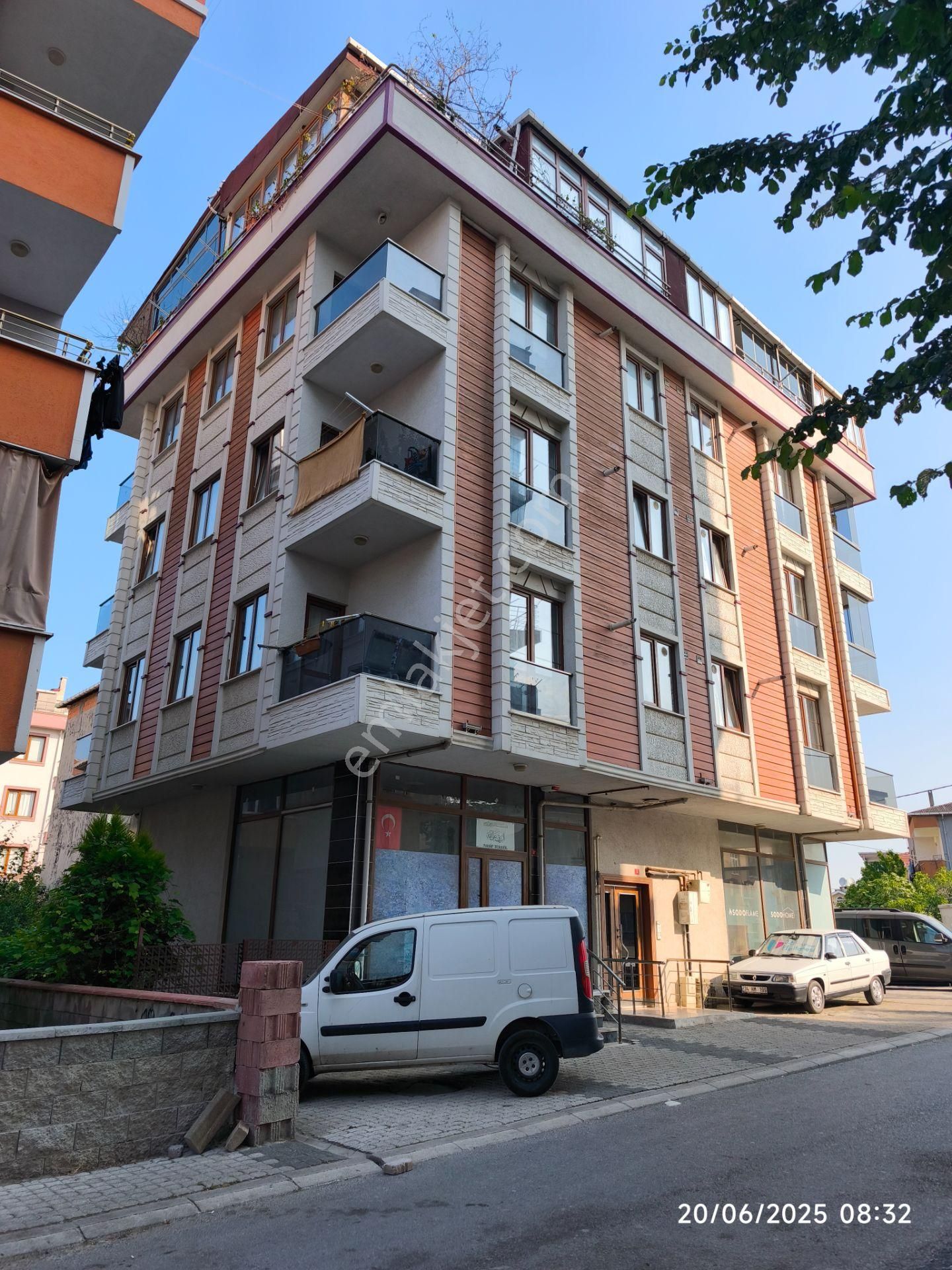 İytiyaçtan Acil Sancaktepe Yenidoğanda Satılık 180 M. 4+2 Üst Düblex