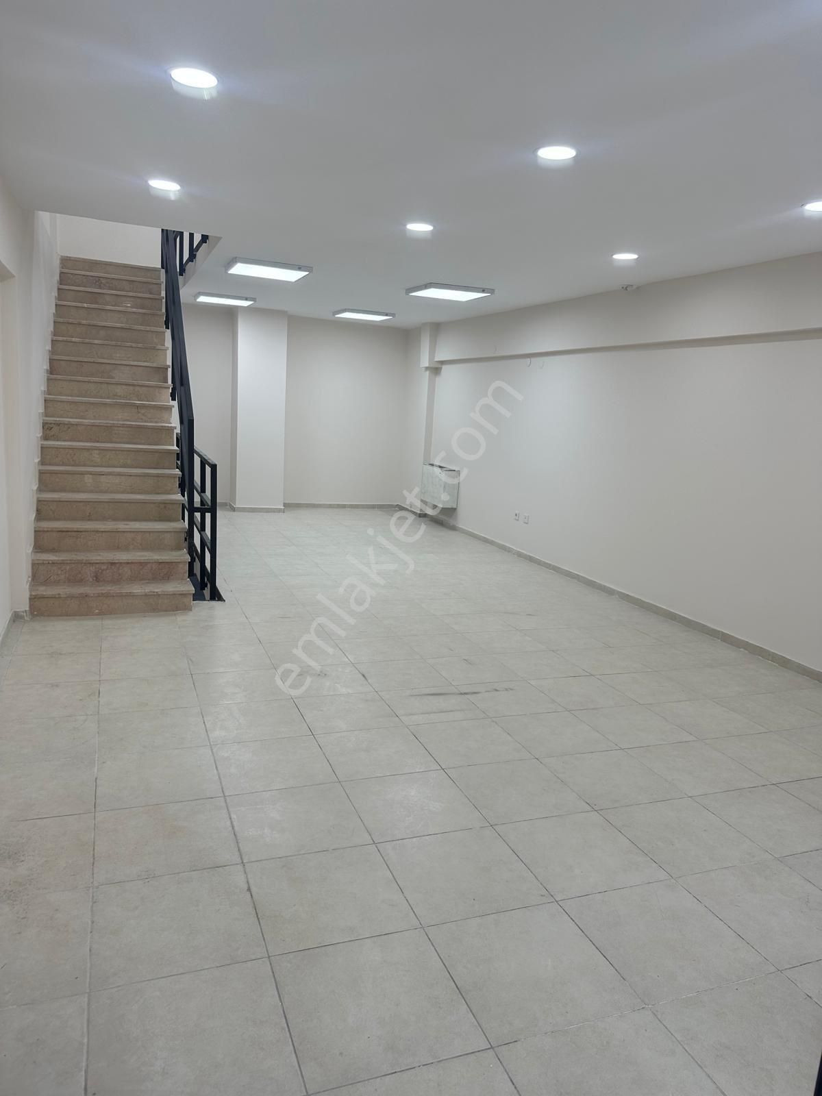 Tekstilkent City Emlaktan Sevkiyata Uygun 150 M2 Kiralık Dükkan
