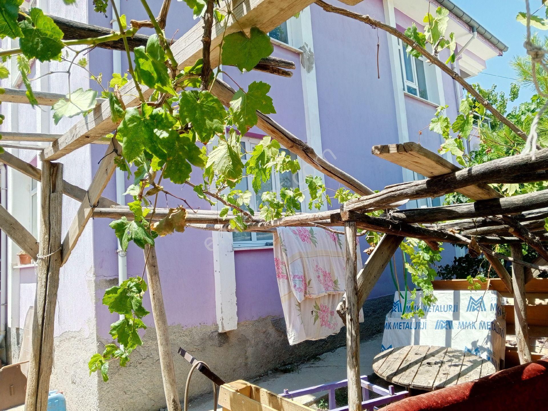 Konya Karatay Karaaslan Uzumcu Mah. 650 M2 Arsa Icınde 2.5 Katlı Satılık Mustakıl Ev - Görsel 3