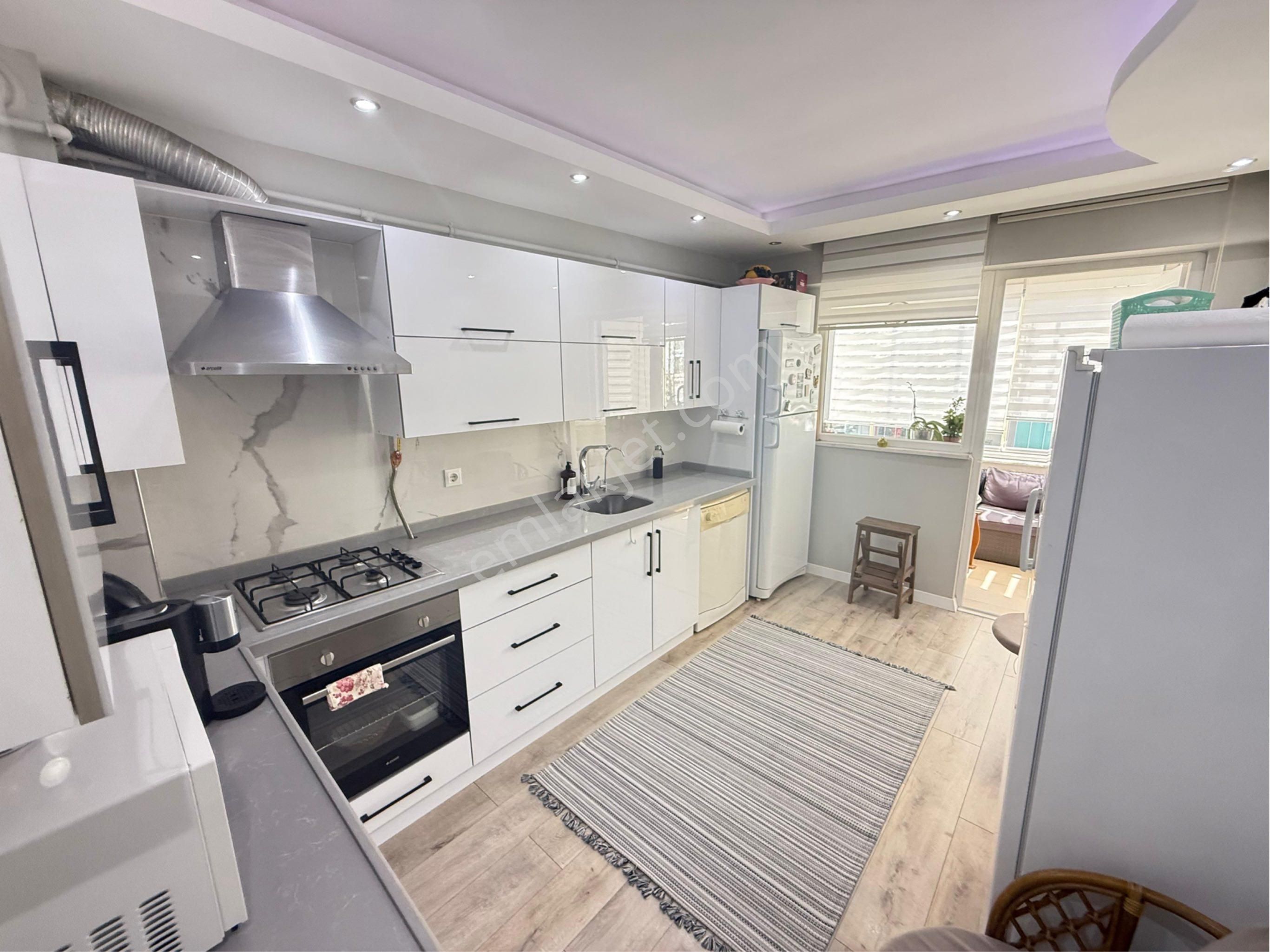 Doğan Emlak Group’tan İlkadım Derebahçe Mh.3+1 2.kat Site İçi Daire