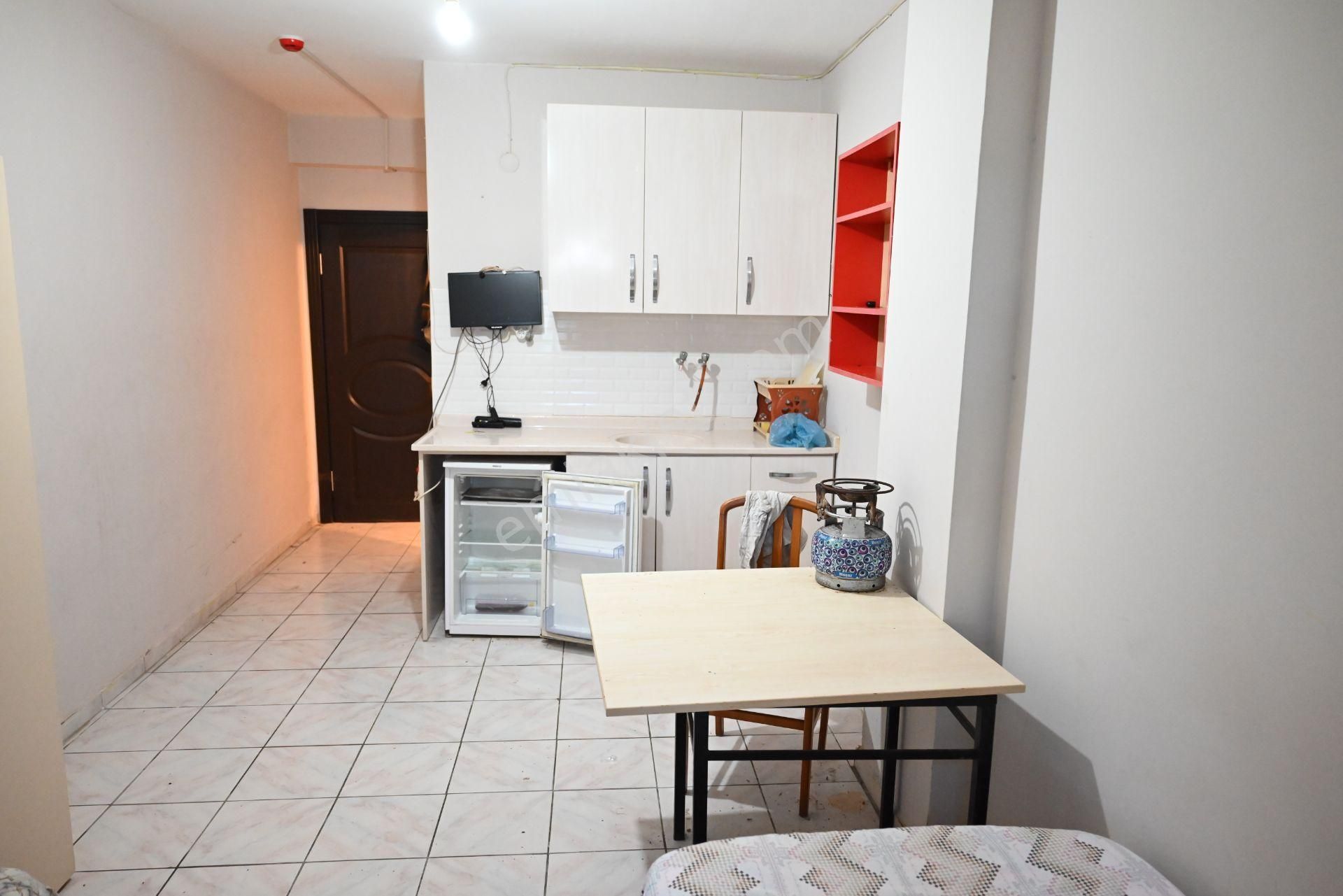 Üstünkent Emlak'tan Zemin Kat 1+0 Eşyalı Kiralık Stüdyo Apart