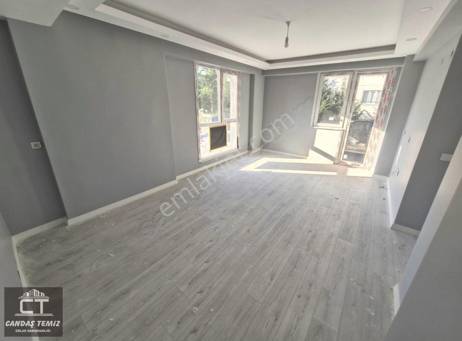 Ct Emlak'tan Metro'ya 5 Dk Mesafede(sıfır)ara Kat Stlk(3+1)daire