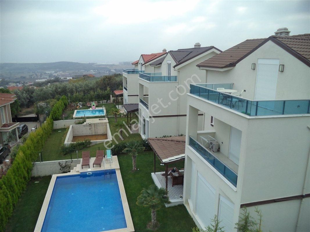 Mudanya Bademli'de Satılık 6+1 Sıfır Yüzme Havuzlu Villa