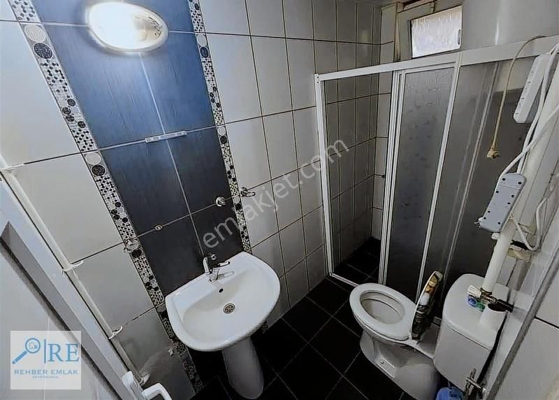 İyaşa 50-60 Adım Mesafede Satılık Ara Kat 1+1 Kiracılı Apart