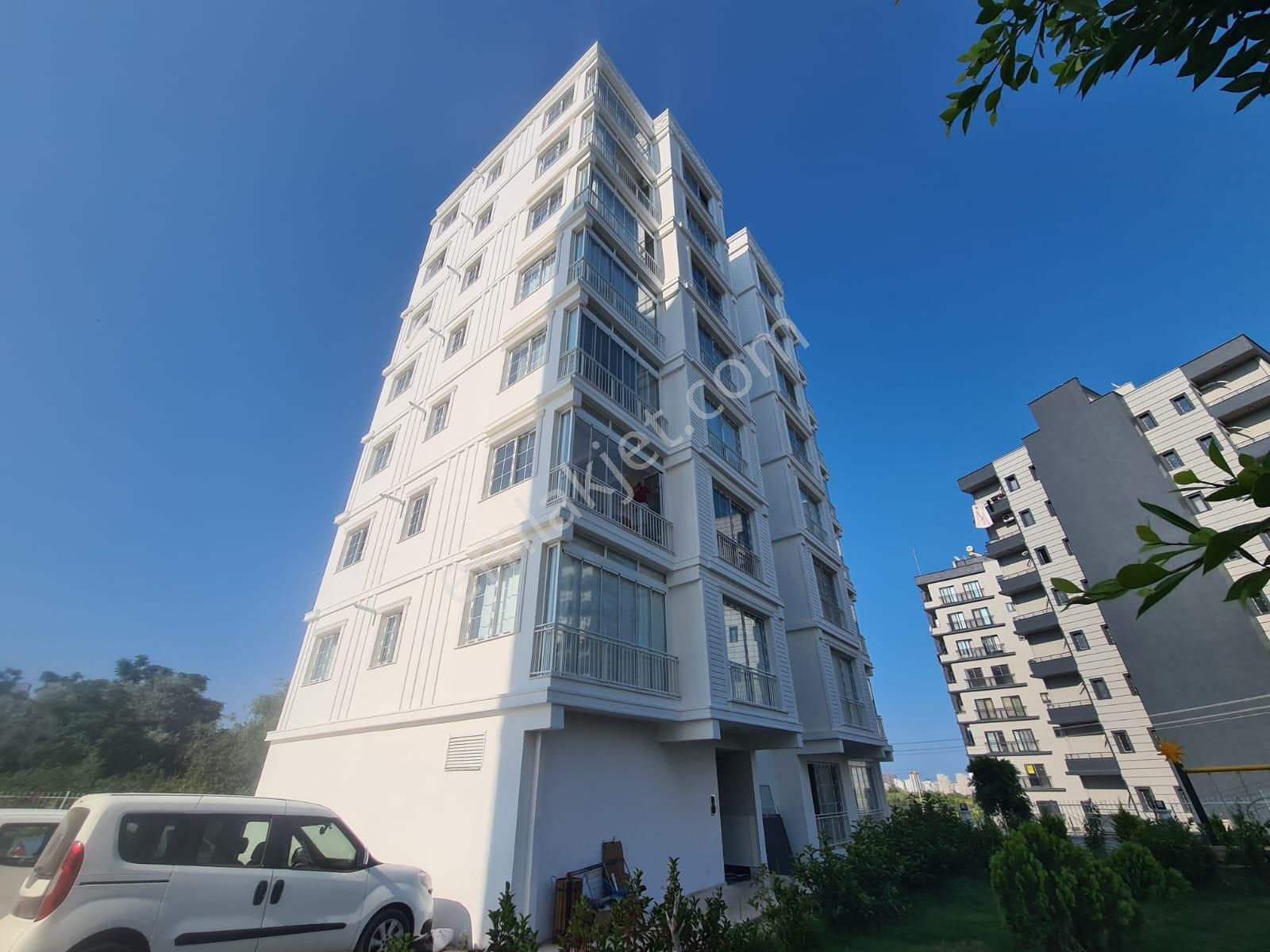 Bozes 'den Eski Mezitli Yalı Evlerinde 3.5 + 1 Sıfır Emsalsiz