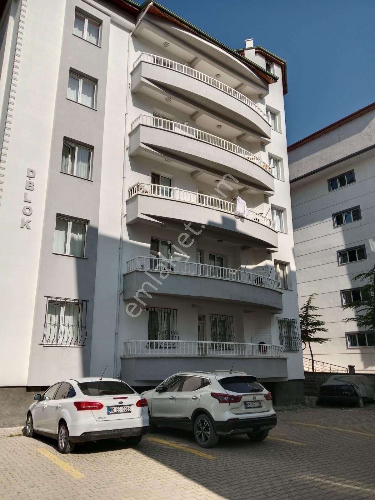İmamhatip Caddesinde Eylül Sitesi’nde Satılık Daire