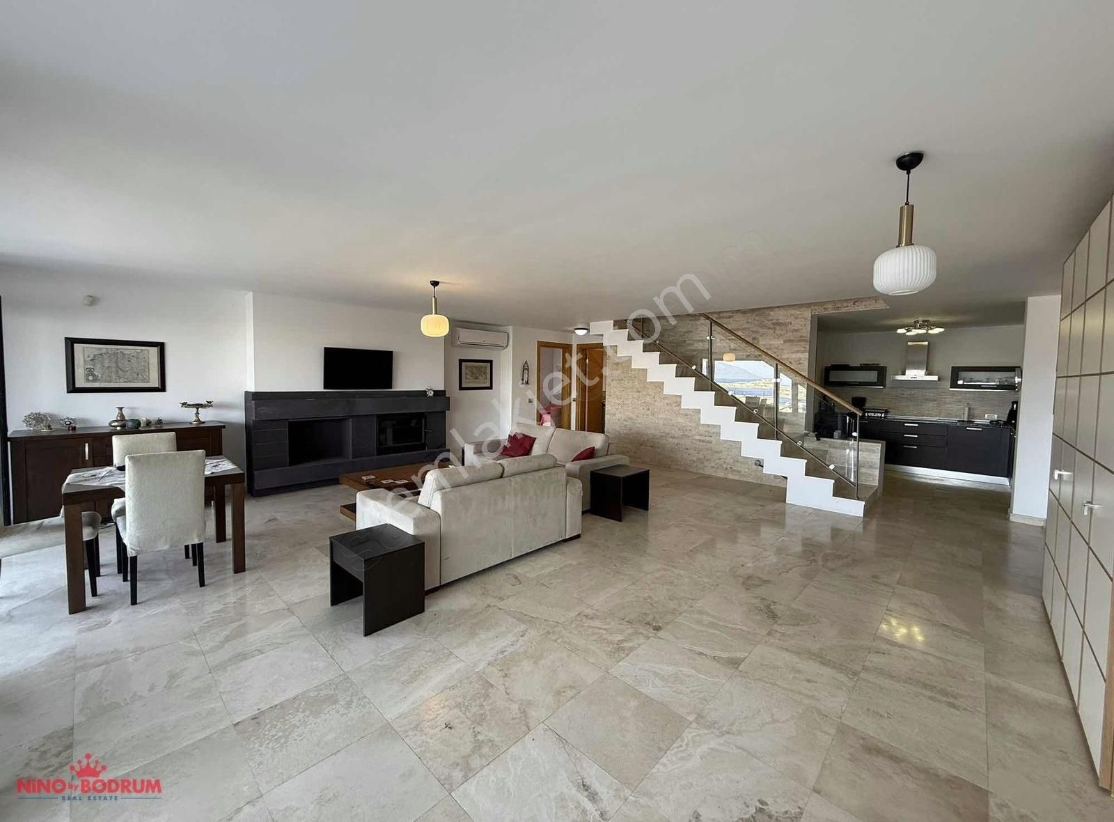 Bodrum Asarlık Denize Sıfır Plajlı İskeleli Sitede 3 + 1 Dubleks - Görsel 9