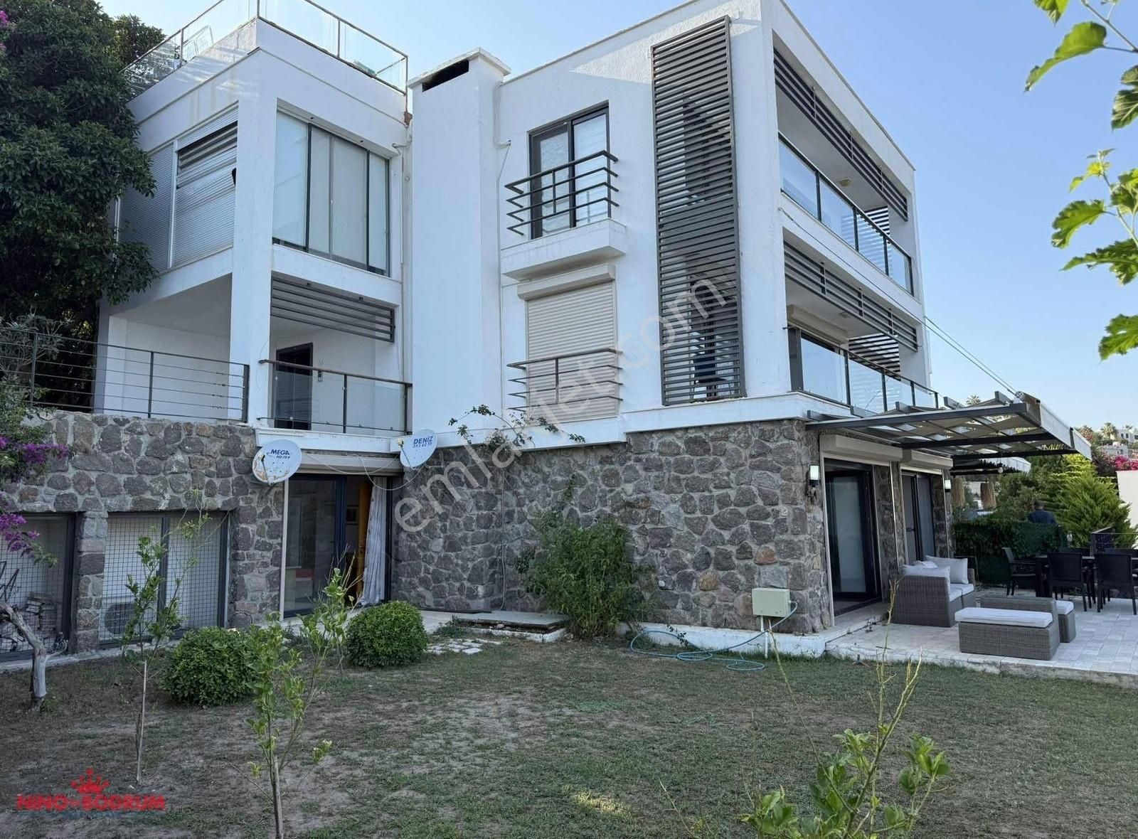 Bodrum Asarlık Denize Sıfır Plajlı İskeleli Sitede 3 + 1 Dubleks - Görsel 8