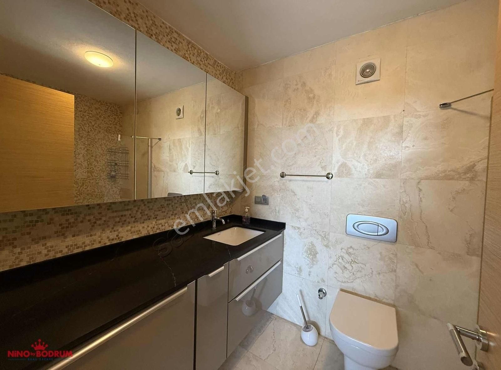 Bodrum Asarlık Denize Sıfır Plajlı İskeleli Sitede 3 + 1 Dubleks - Görsel 3