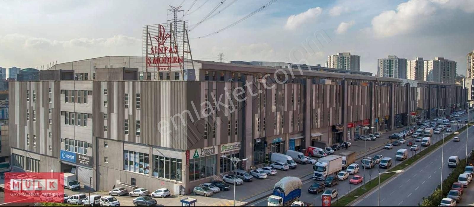 İkitelli'de Net 1860 M² Depo/imalathane +kdv'li