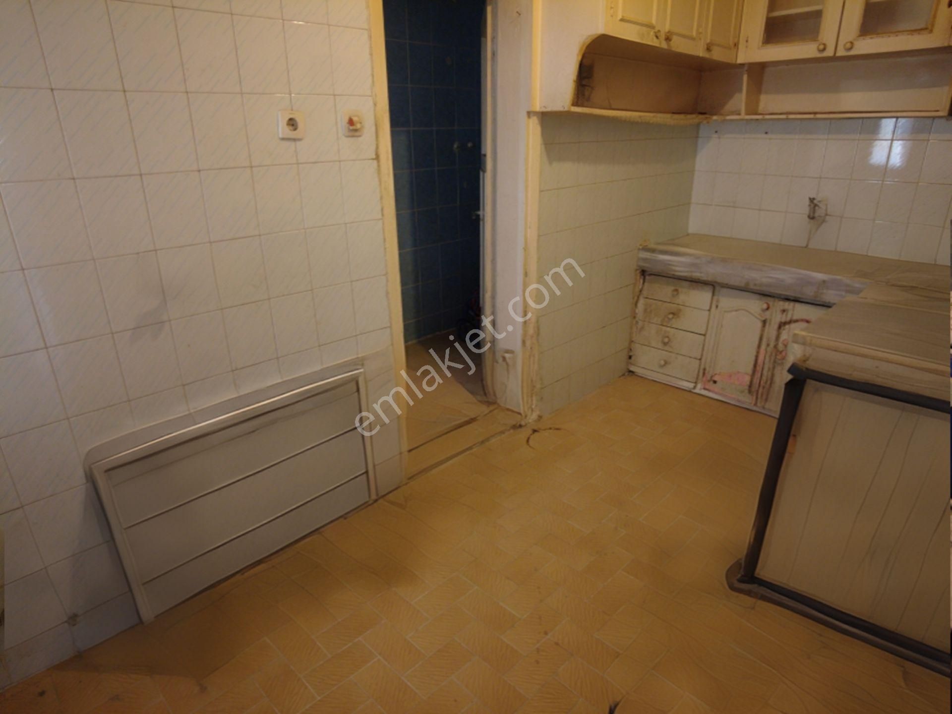 Kw Coban's'tan Bornova Meriç Mahallesi'nde 2 Katlı Müsatakil Bina + Teras - Görsel 27