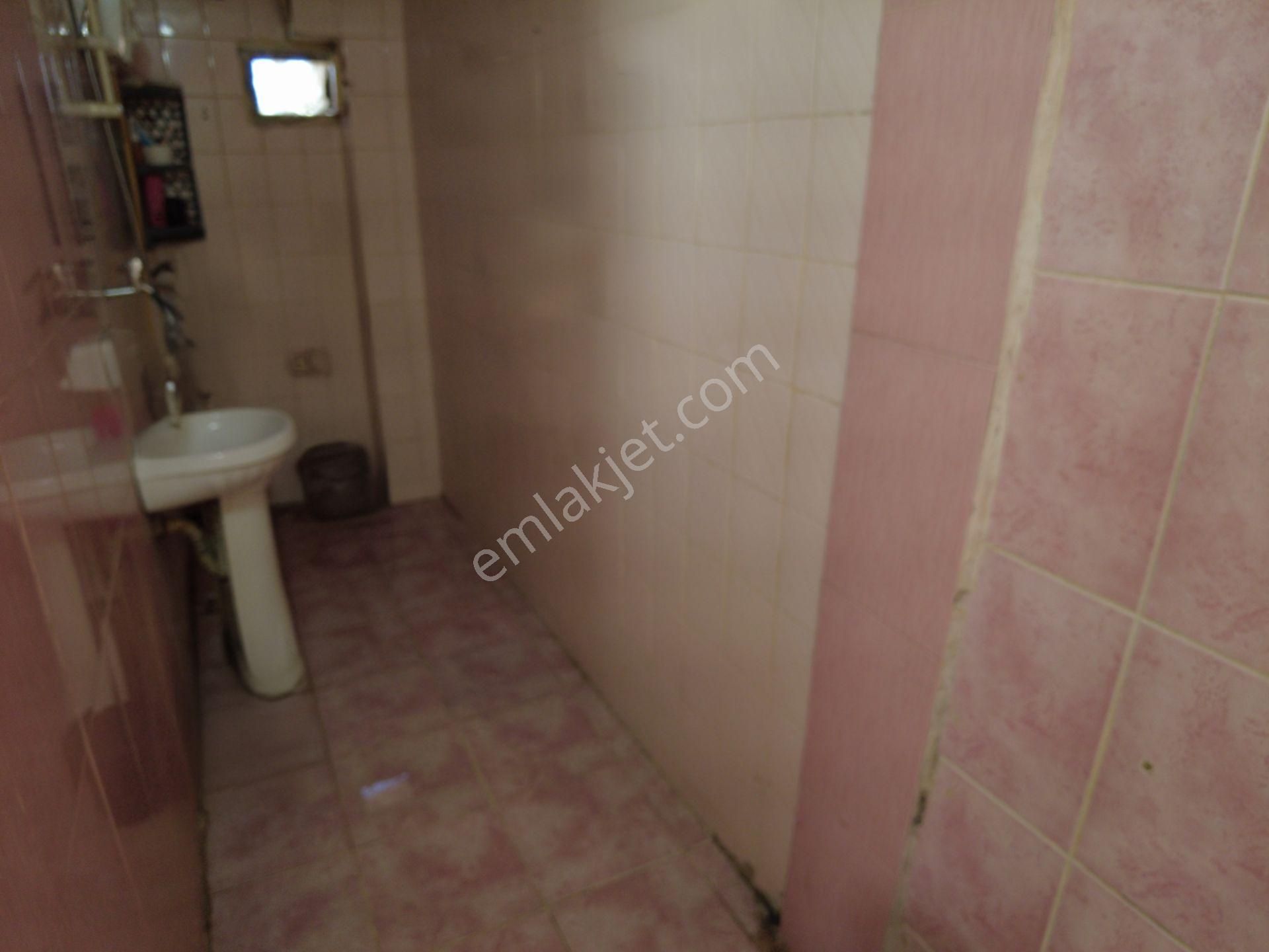 Kw Coban's'tan Bornova Meriç Mahallesi'nde 2 Katlı Müsatakil Bina + Teras - Görsel 28