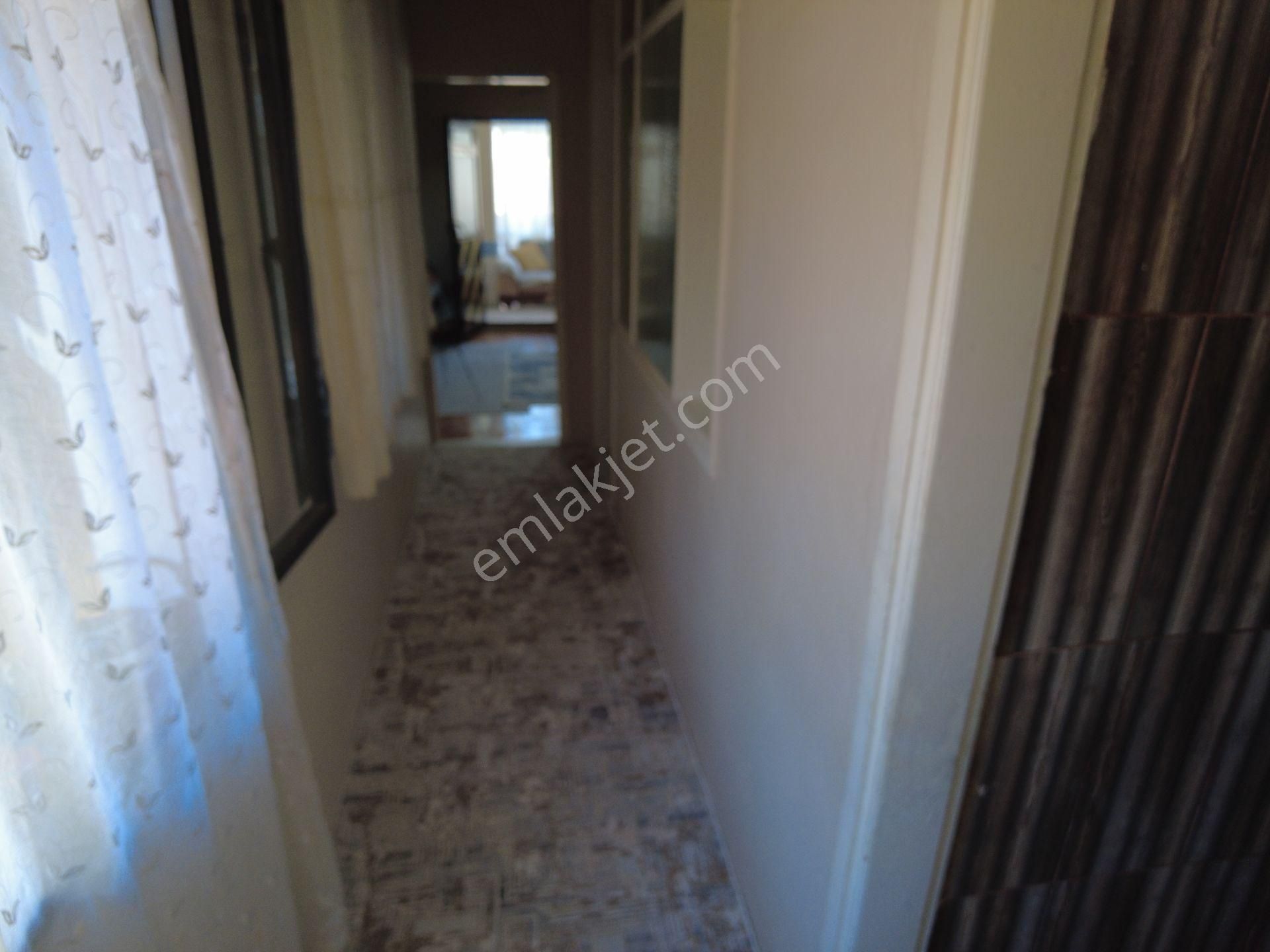 Kw Coban's'tan Bornova Meriç Mahallesi'nde 2 Katlı Müsatakil Bina + Teras - Görsel 10