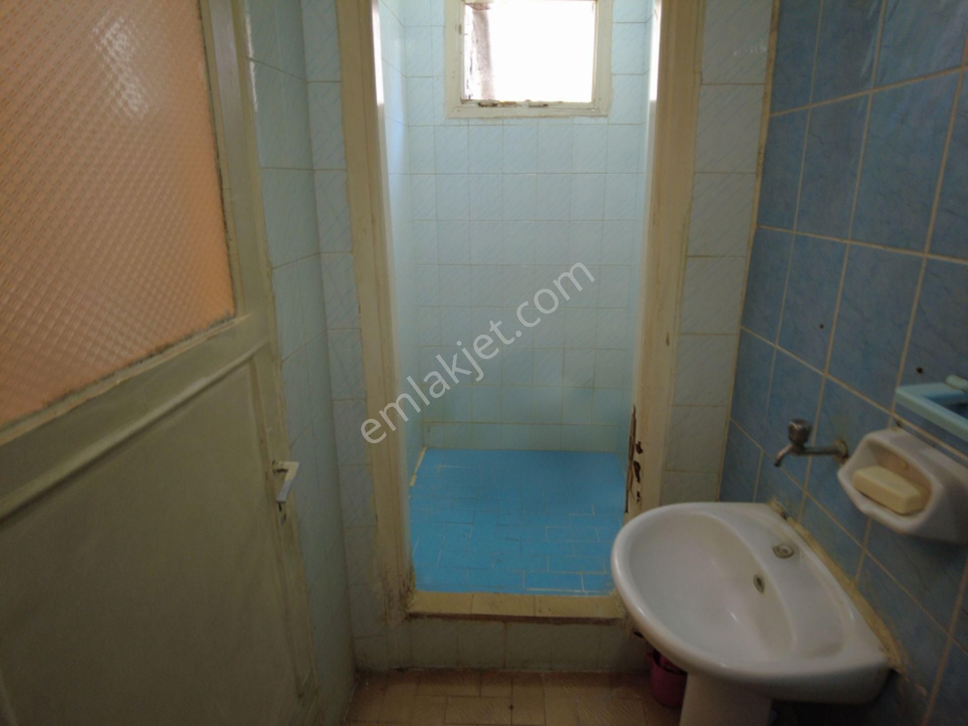 Kw Coban's'tan Bornova Meriç Mahallesi'nde 2 Katlı Müsatakil Bina + Teras - Görsel 30