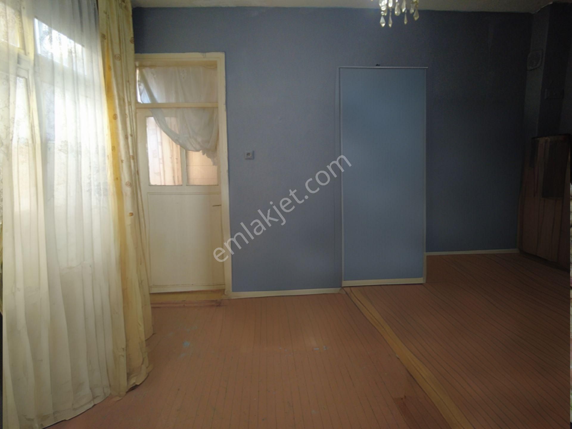 Kw Coban's'tan Bornova Meriç Mahallesi'nde 2 Katlı Müsatakil Bina + Teras - Görsel 25