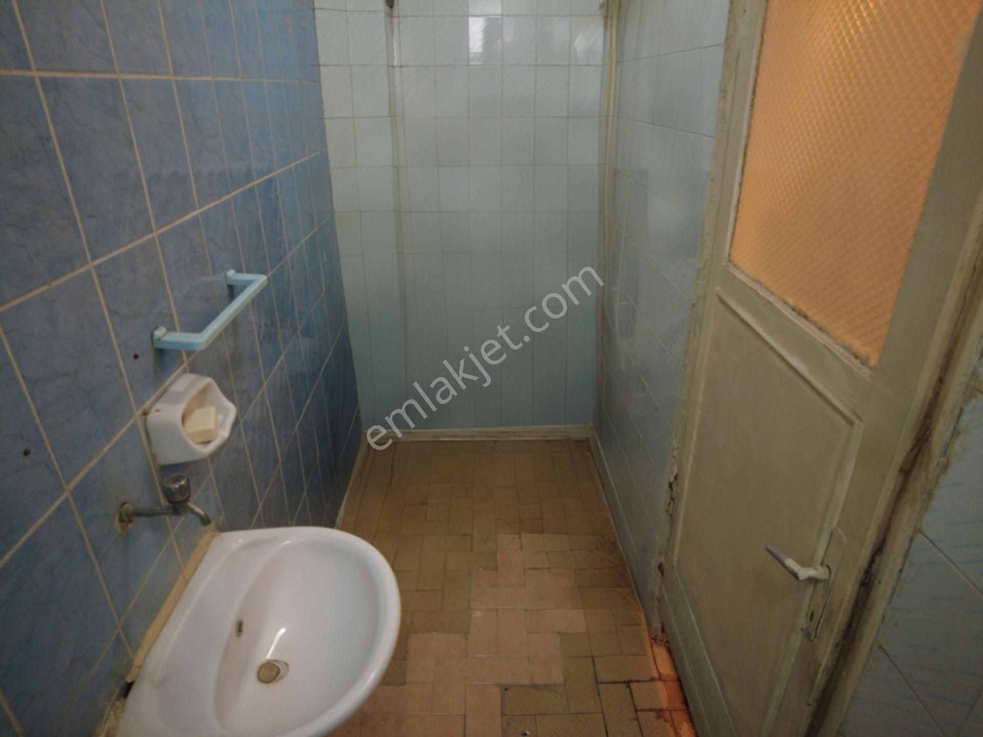 Kw Coban's'tan Bornova Meriç Mahallesi'nde 2 Katlı Müsatakil Bina + Teras - Görsel 29