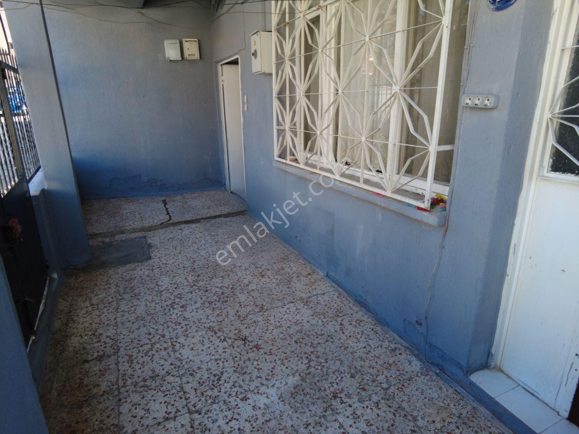 Kw Coban's'tan Bornova Meriç Mahallesi'nde 2 Katlı Müsatakil Bina + Teras - Görsel 4