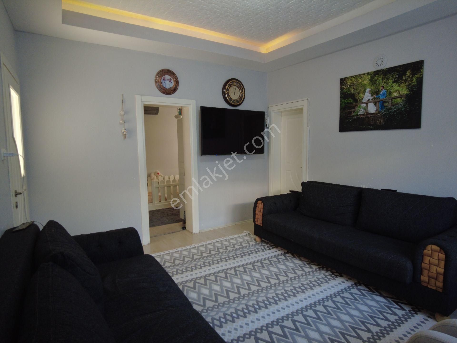 Kw Cobans'tan Bornova Altındağ’da Satılık 2+1 Müstakil Daireteraslı, Kat Bahçeli! - Görsel 3