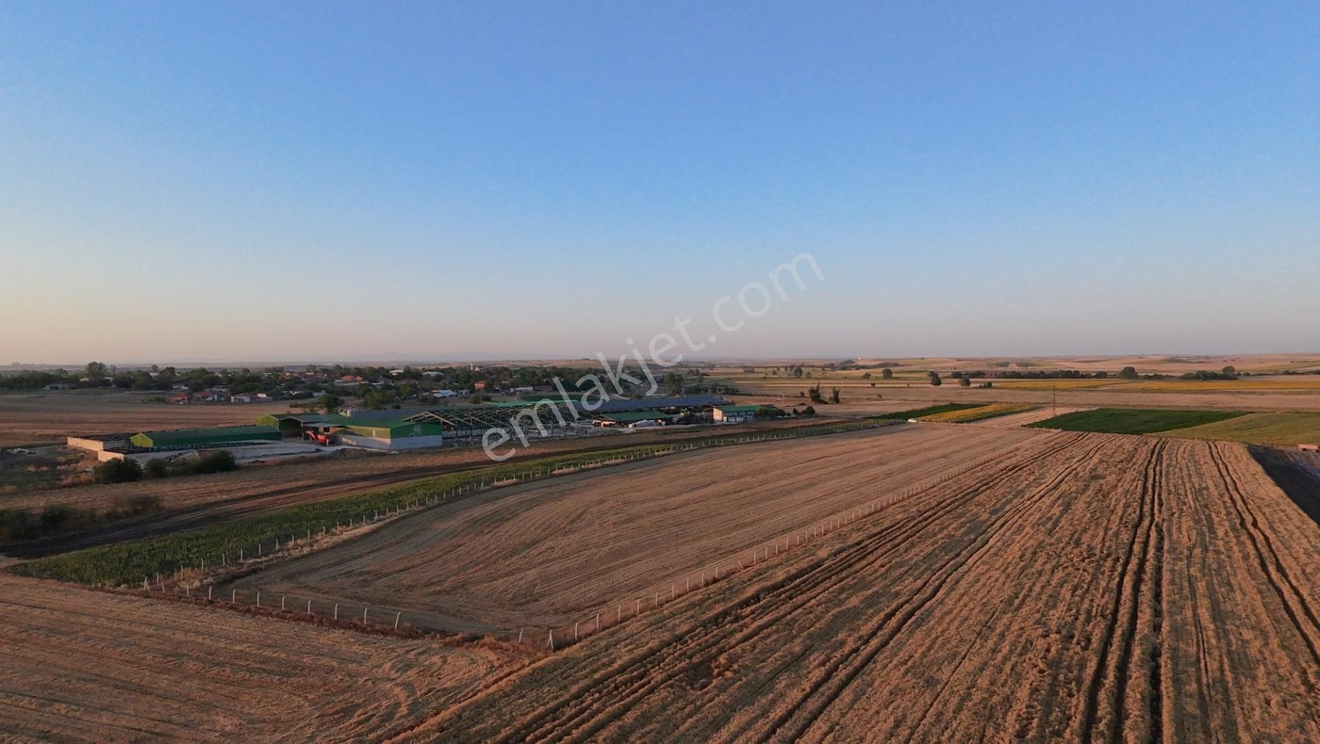 Lüleburgaz Ovacık Köyünün İçinde 24.160 M² Satılık Tarla