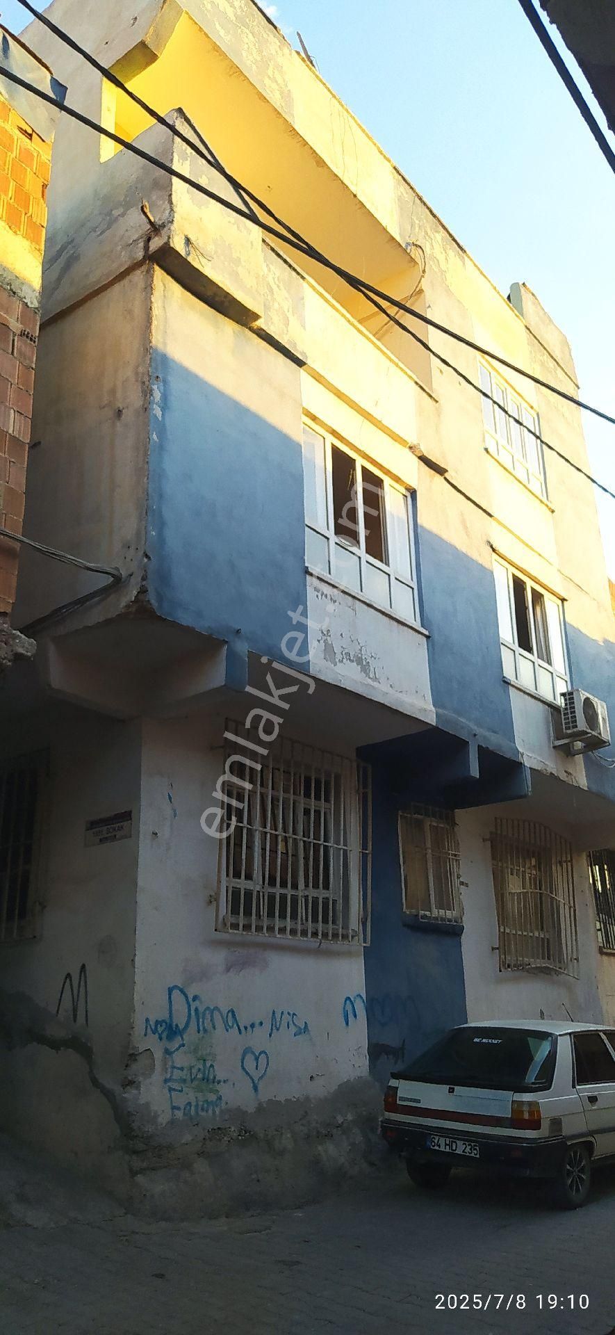 3 Kat Daire+ Damda Yarım Daire Toplu Satılık.