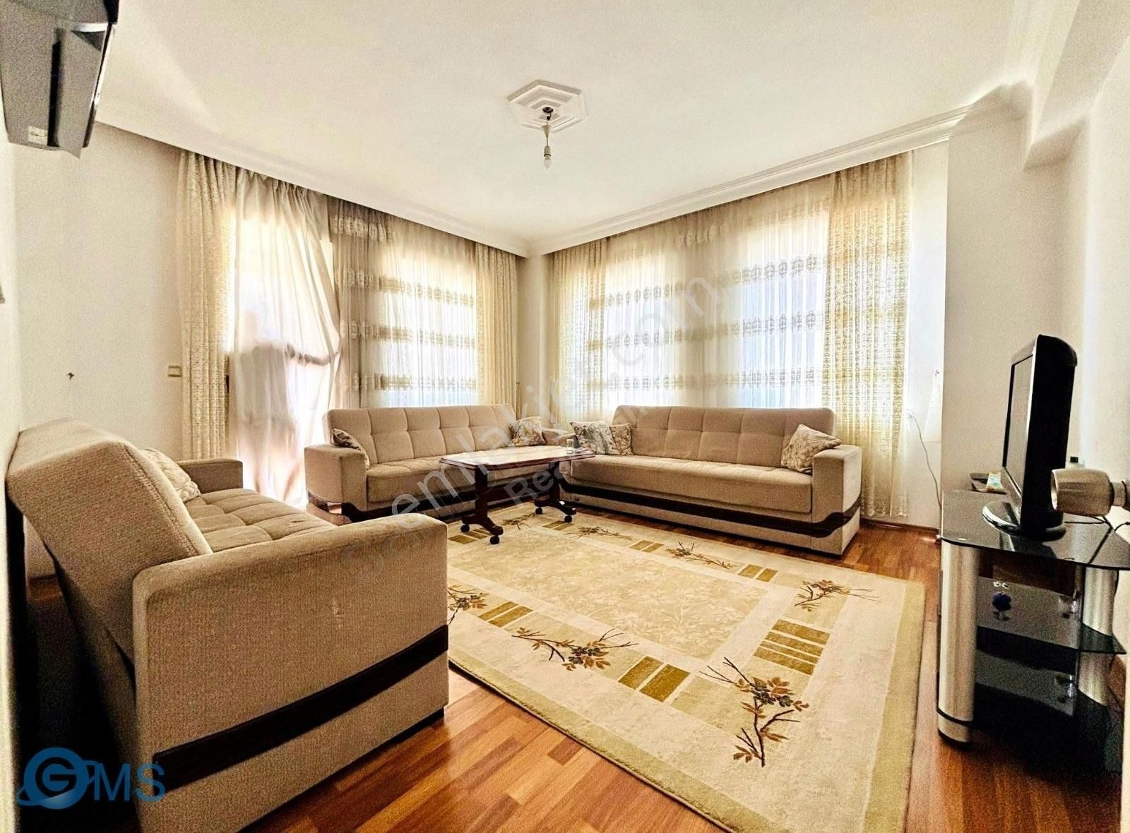 Kuzeyyakada 3+1 Geniş Katta Tek Daire Üzerine Arakatta 140m2