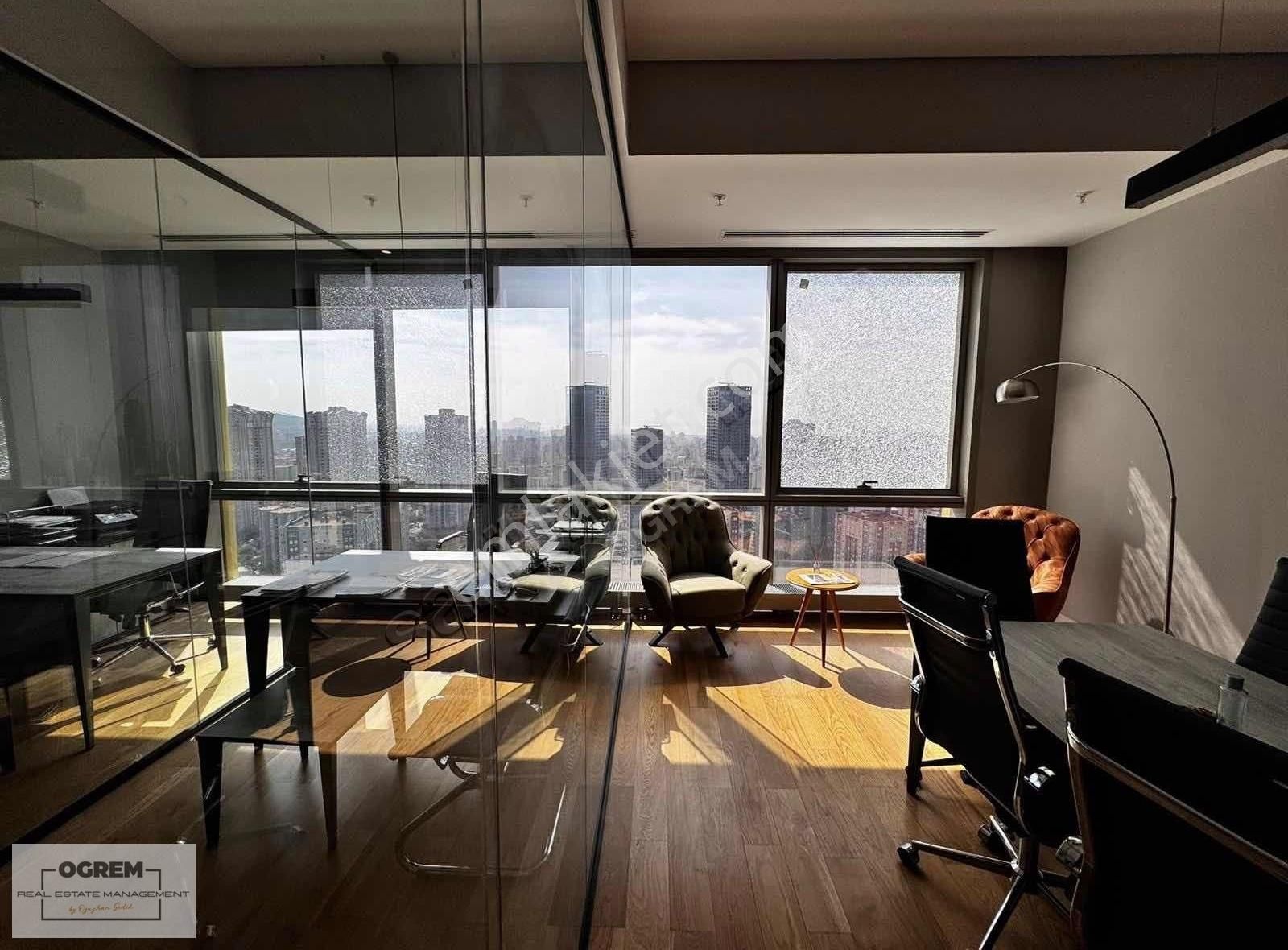 Metropol İstanbul A Blok Deniz Manzaralı Eşyalı 1+1 Kiralık Ofis