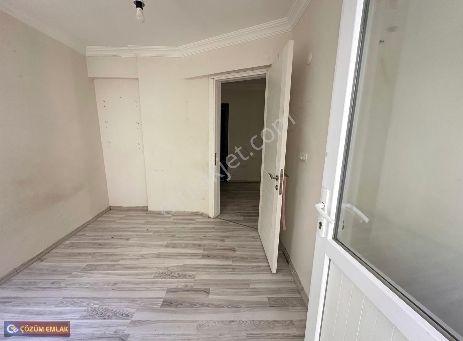 Çözüm Emlak'tan 2+1 Bahçeli 1 Mayıs Parkı Yanında Satılık Daire - Görsel 2