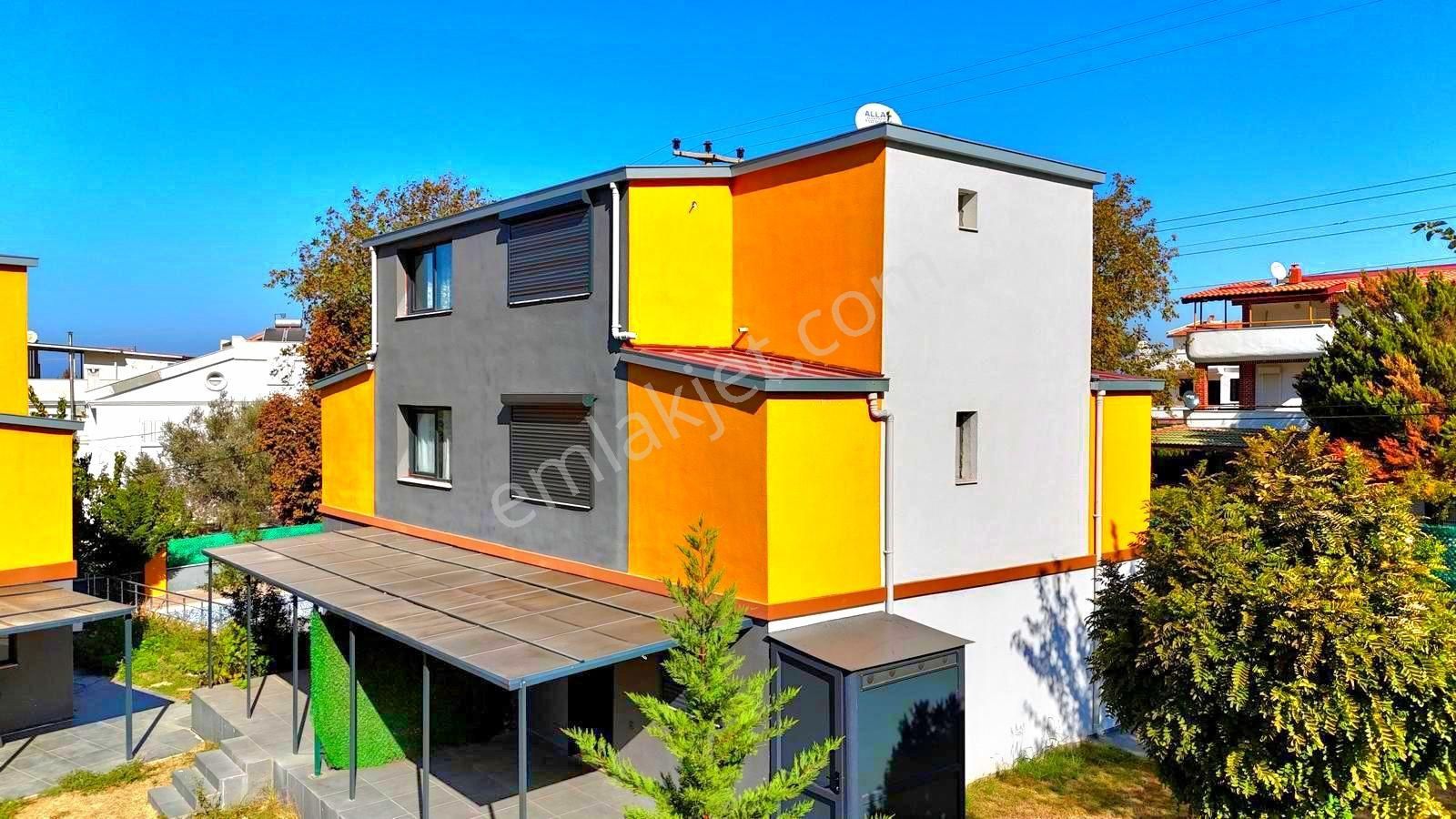 Güzelçamlıda Havuzlu Sitede Ful Eşyalı Villa