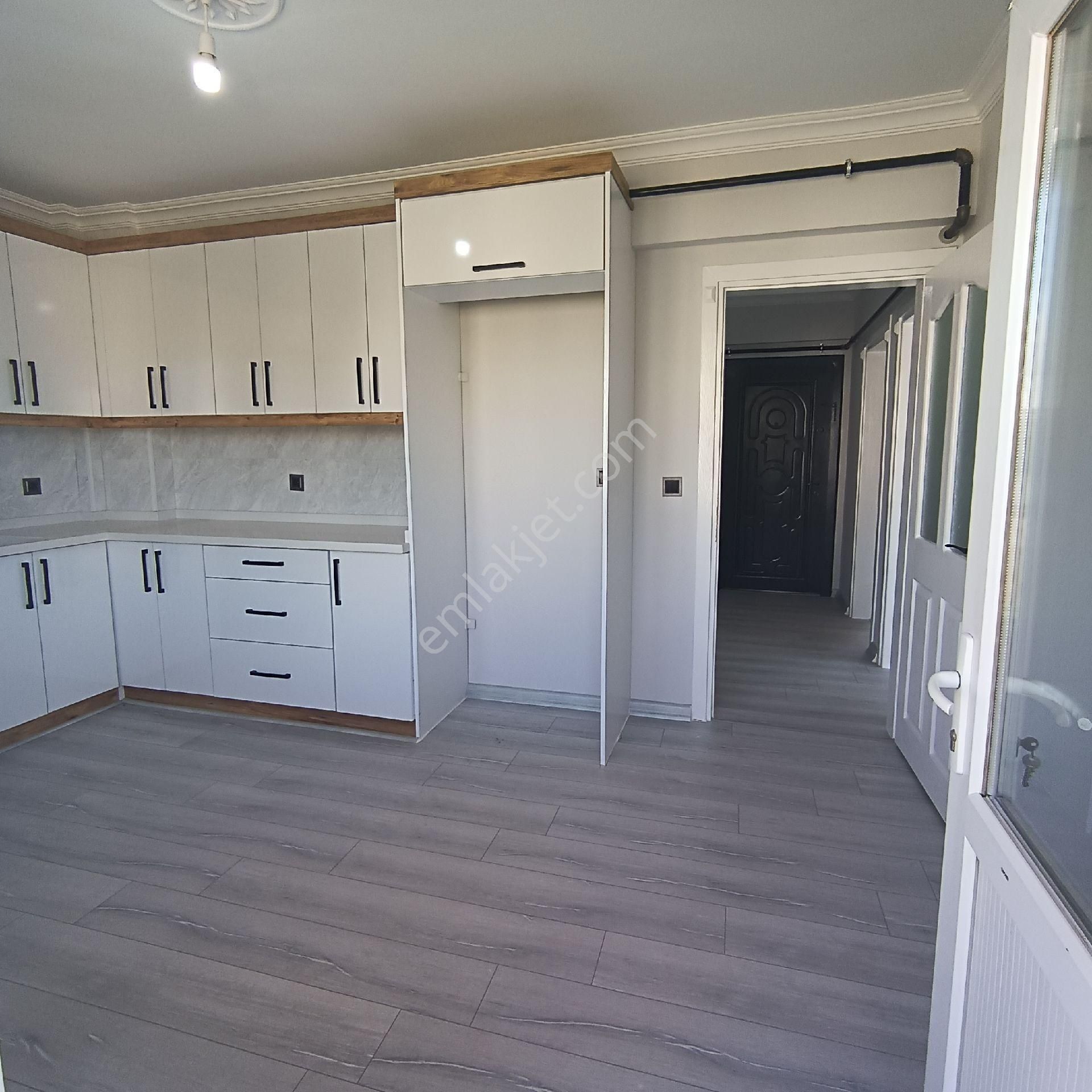 Torbalı Metropolis Cadde Üzerinde Tek Daire Üzeri Ara Daire Satılık 3+1 - Görsel 6