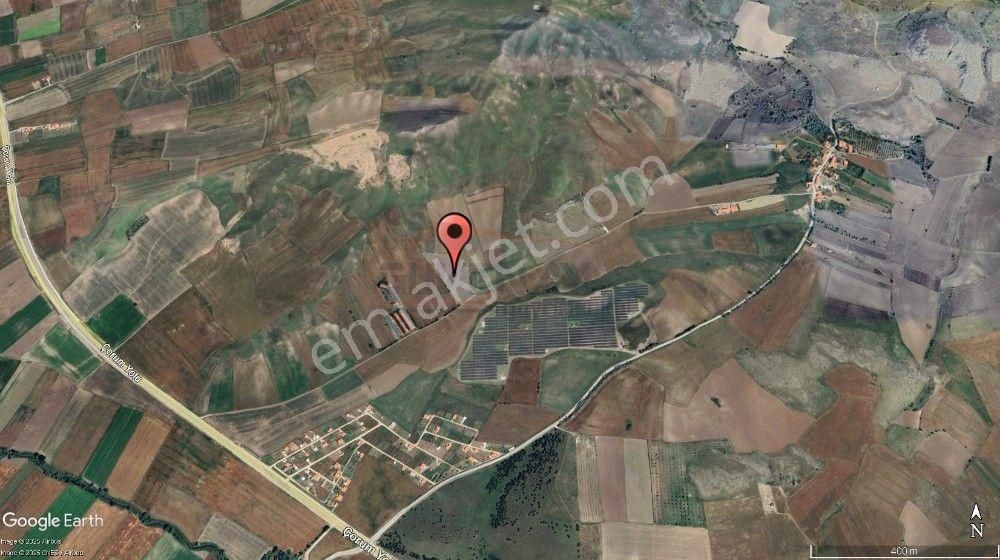 Güvenay - Çorum Cemilbey Yolu Ovasaray Geçince – 9.647 M² Tarla – Acil Satılık