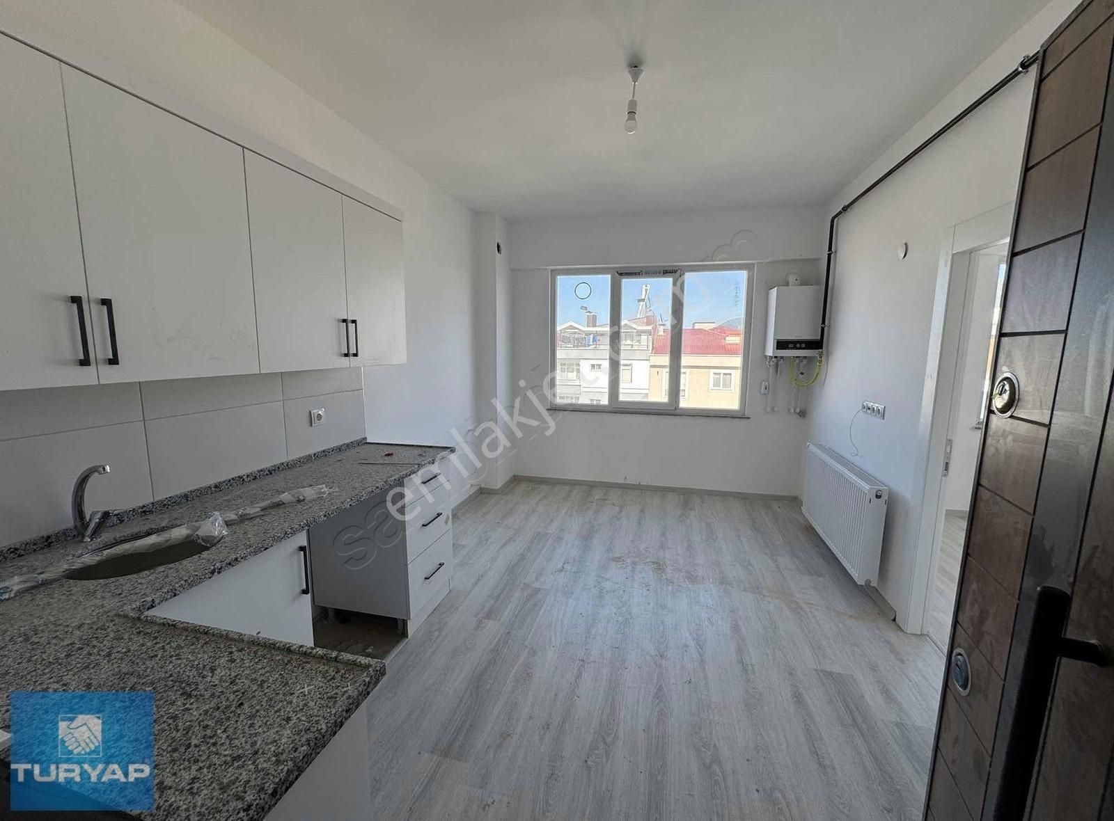 Ordu Cumhuriyet Deniz Tarafında Satılık 1+1 Sıfır Daire