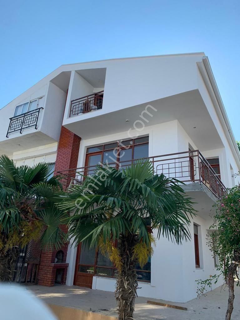 Deniz Tarafında Uygun Villa