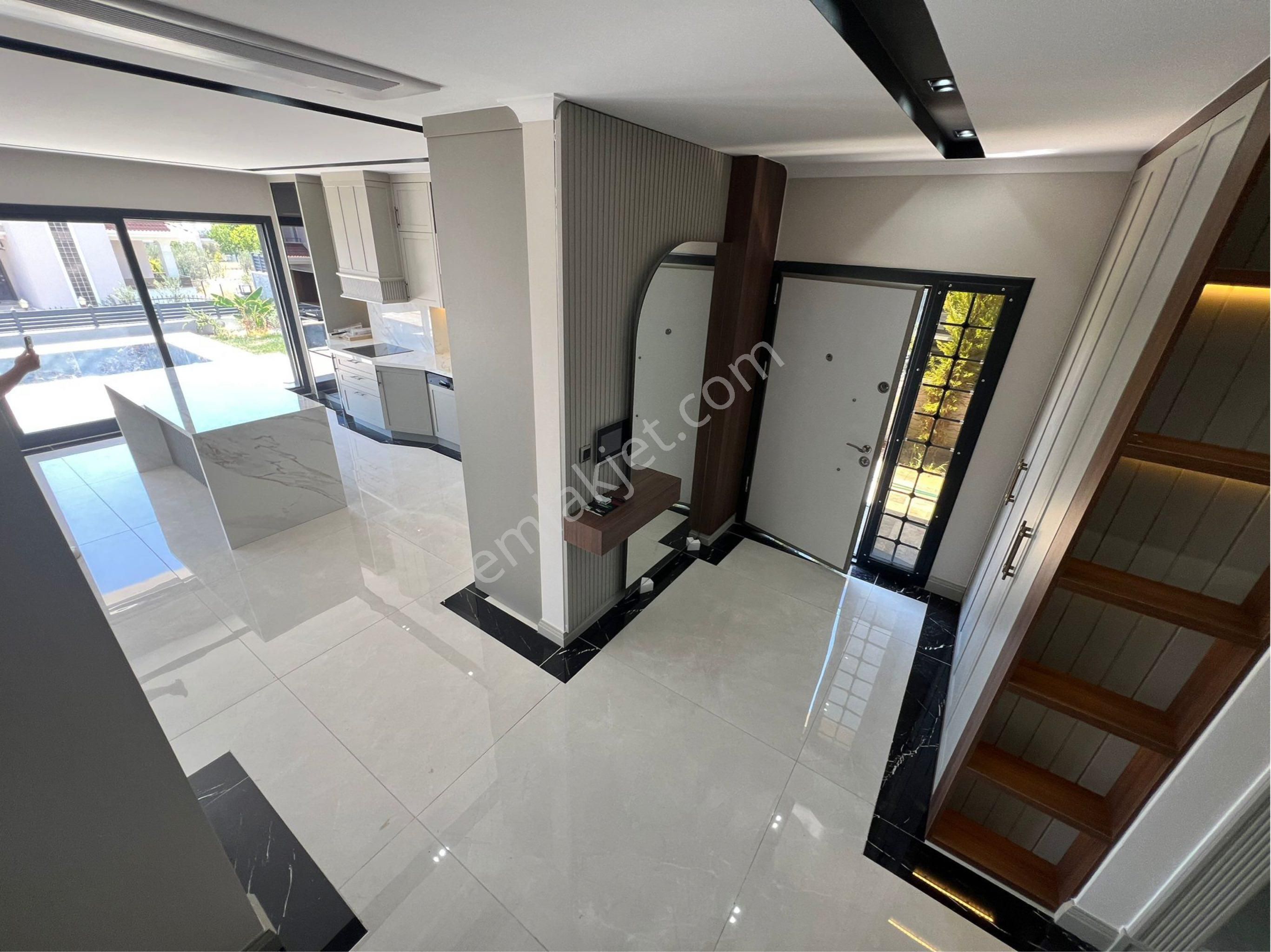 🩷cemre Emlaktan Altınoluk Bölgesinde Satılık Sıfır 4+1 Havuzlu Villalar🩷 - Görsel 14