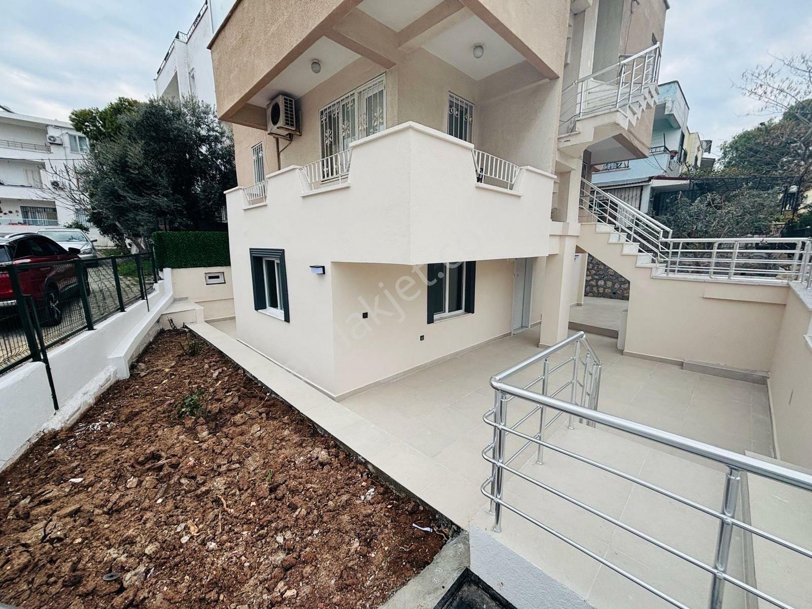 Didim Satılık Denize 500m Mesafede 2+1 Ayrı Mutfaklı Bahçeli Yazlık Daire - Görsel 16