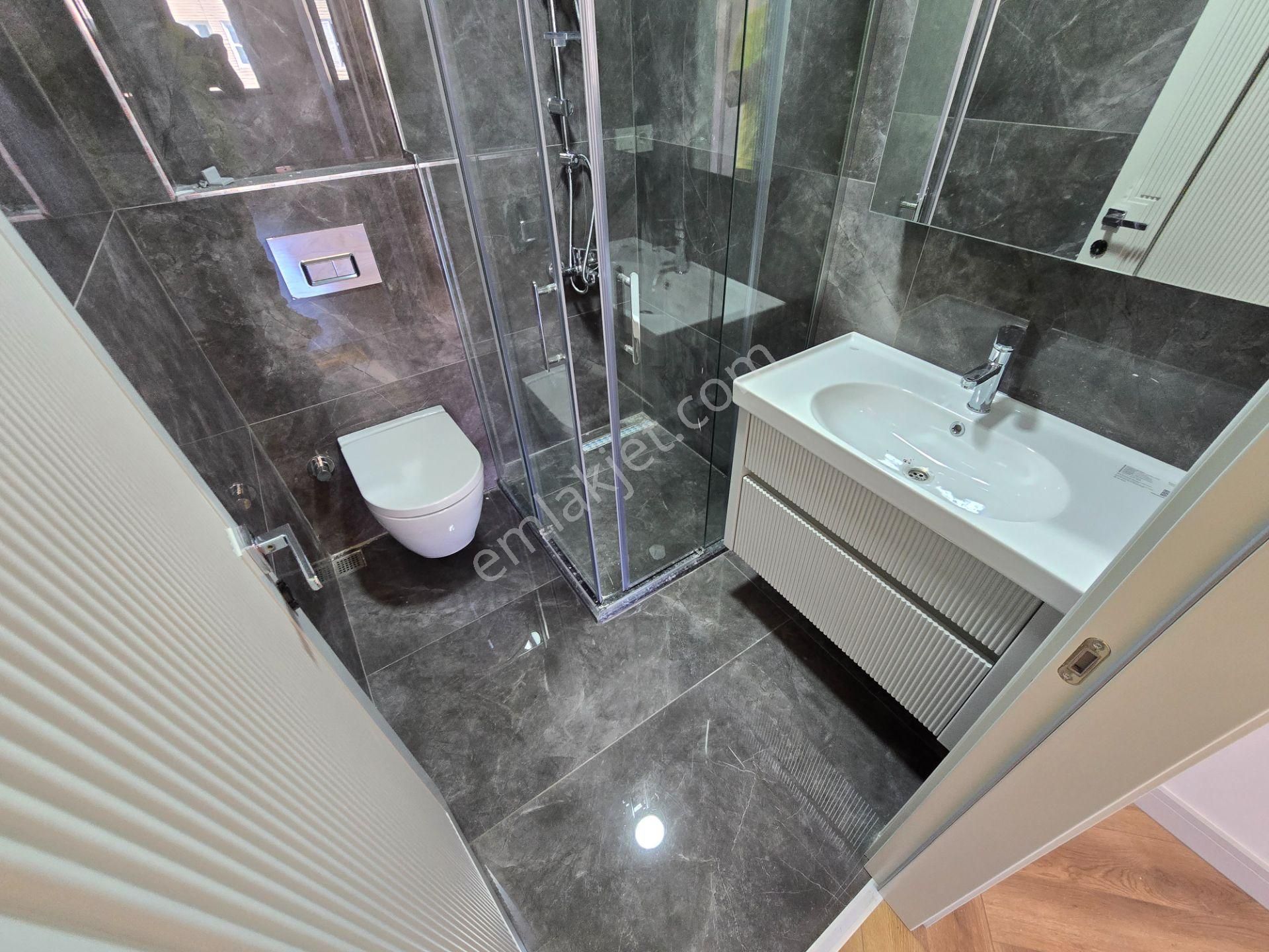 Sıfır Binada Deniz Manzaralı Teraslı Otoparklı 4+2 270 M2 Dublex - Görsel 7