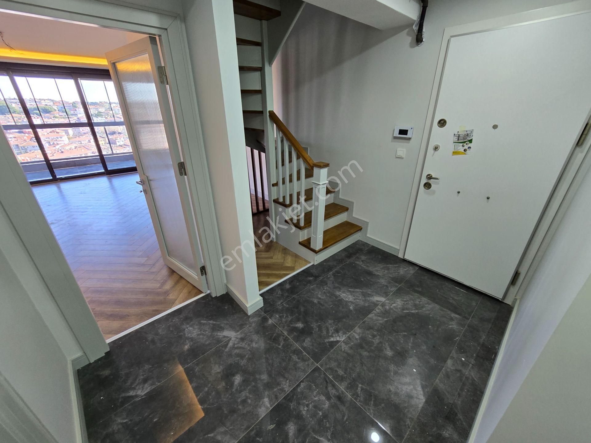 Sıfır Binada Deniz Manzaralı Teraslı Otoparklı 4+2 270 M2 Dublex - Görsel 19