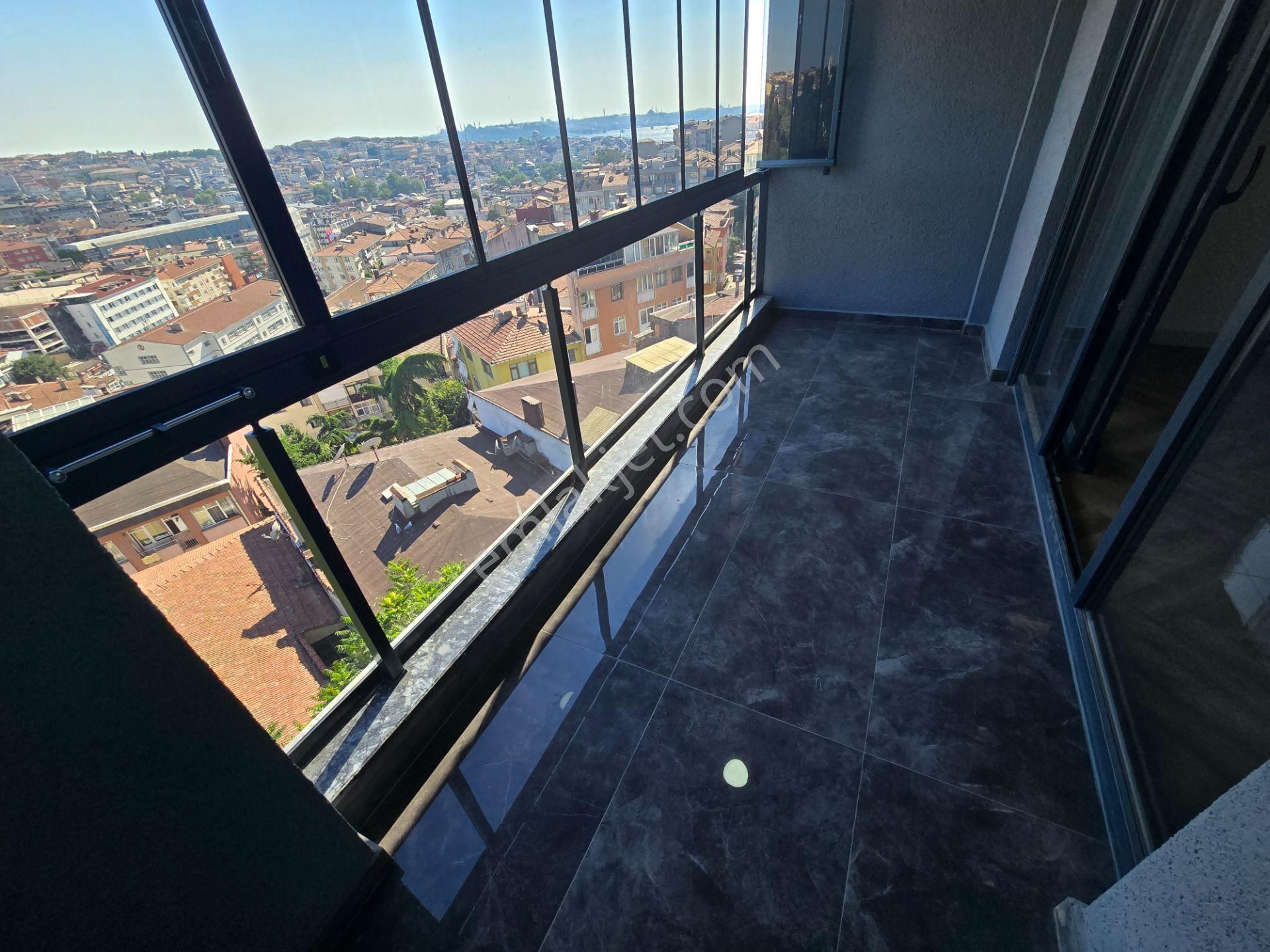 Sıfır Binada Deniz Manzaralı Teraslı Otoparklı 4+2 270 M2 Dublex - Görsel 4