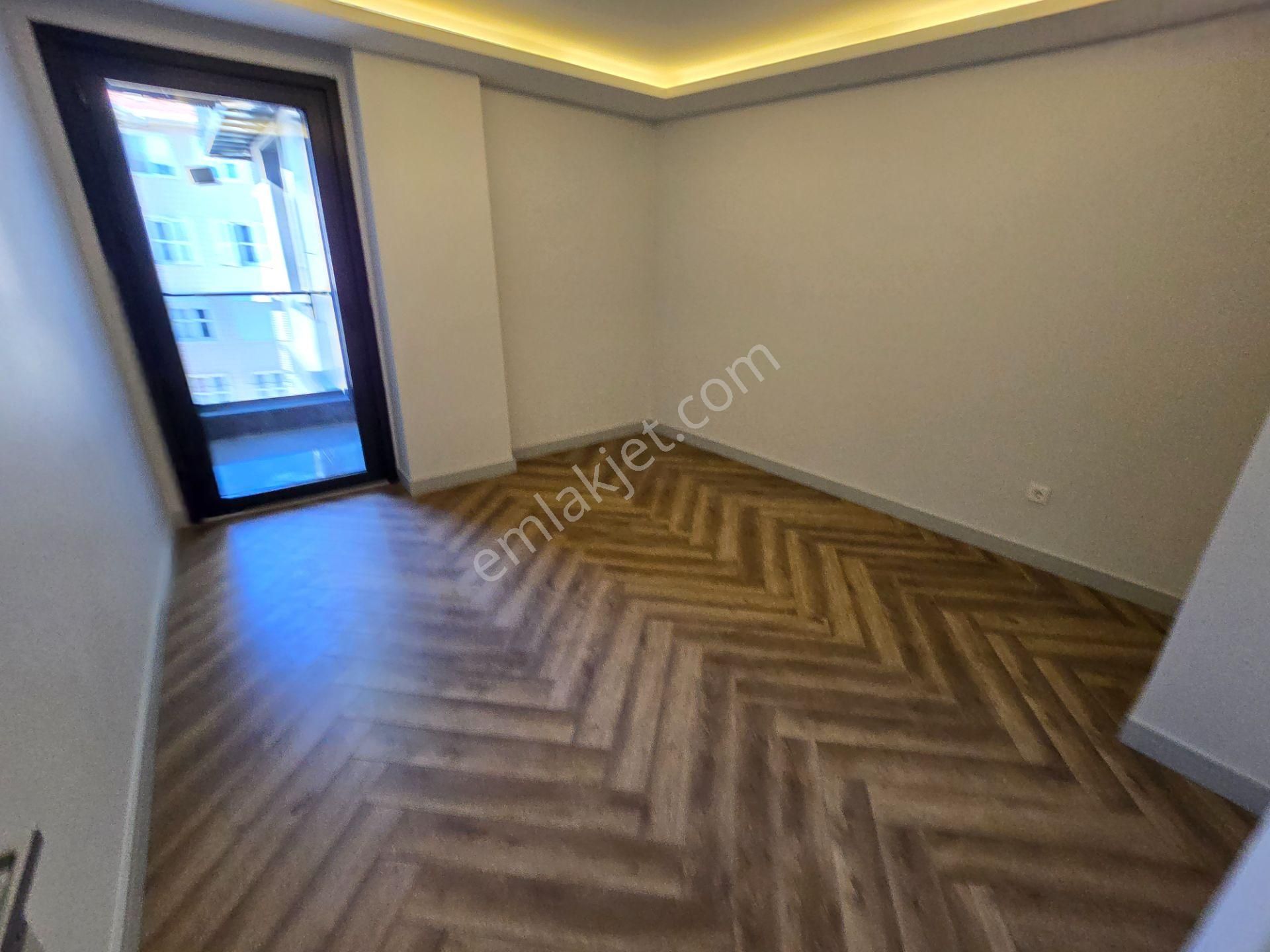 Sıfır Binada Deniz Manzaralı Teraslı Otoparklı 4+2 310 M2 Dublex - Görsel 8