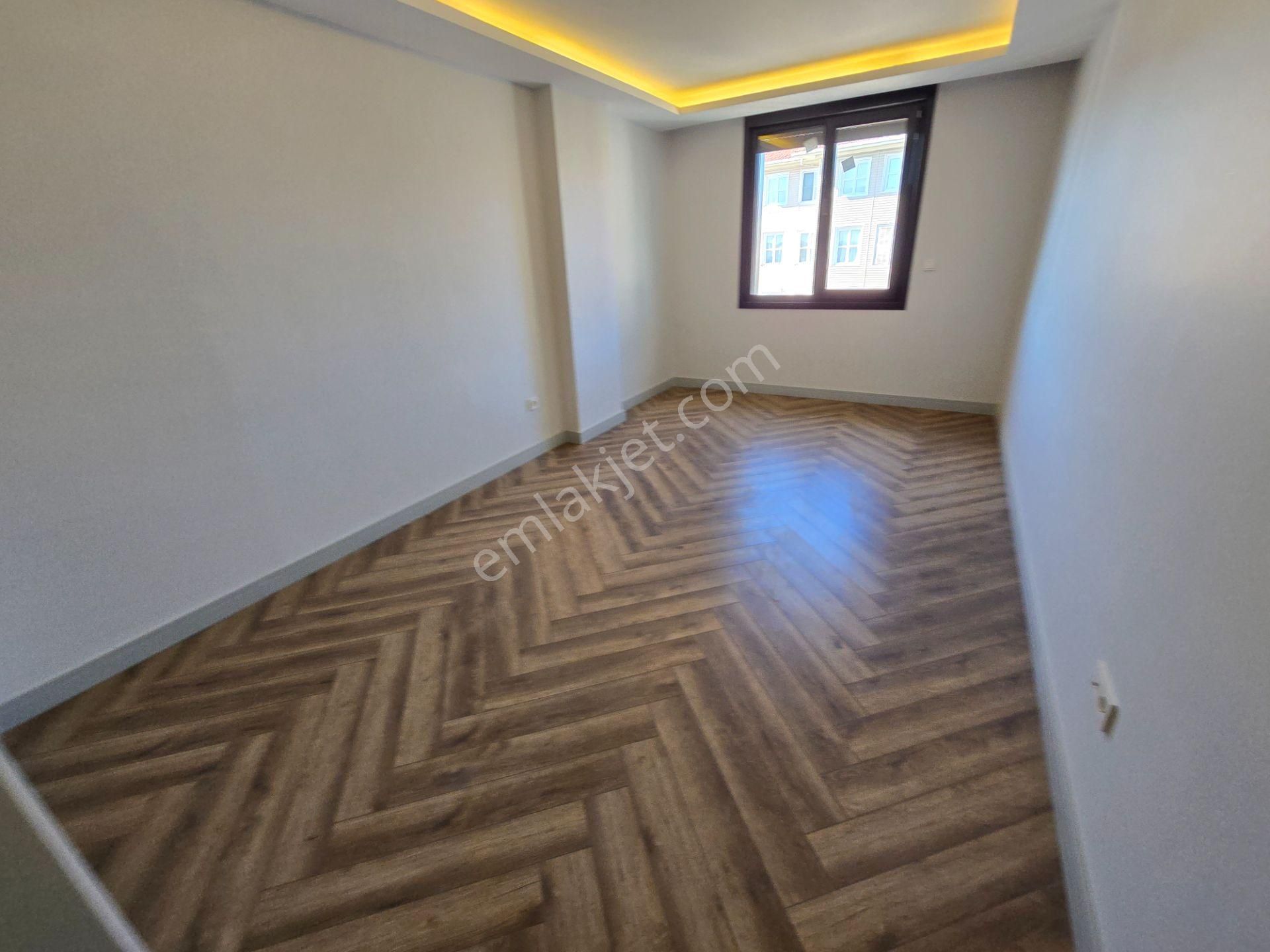 Sıfır Binada Deniz Manzaralı Teraslı Otoparklı 4+2 310 M2 Dublex - Görsel 12