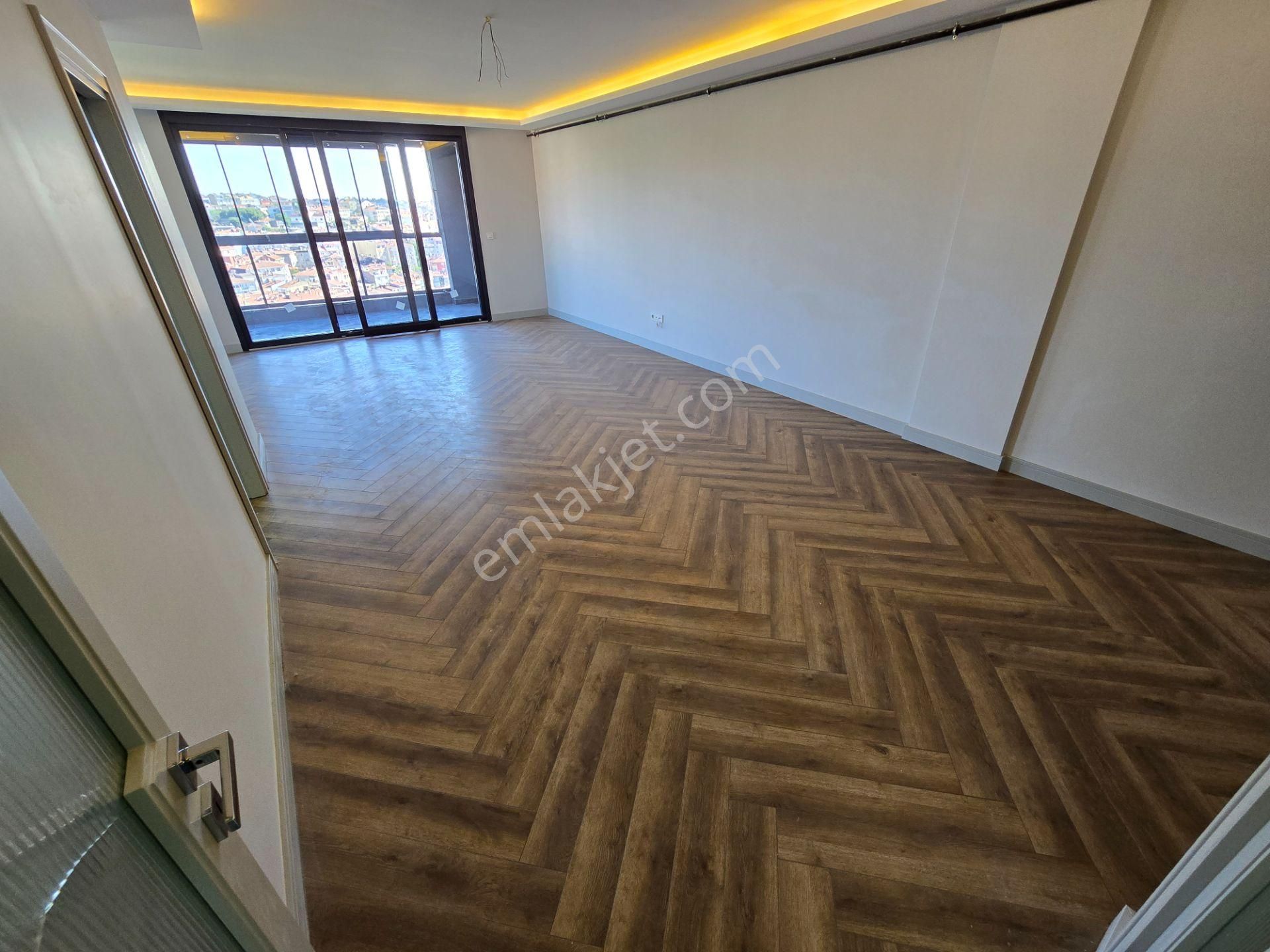 Sıfır Binada Deniz Manzaralı Teraslı Otoparklı 4+2 310 M2 Dublex - Görsel 4