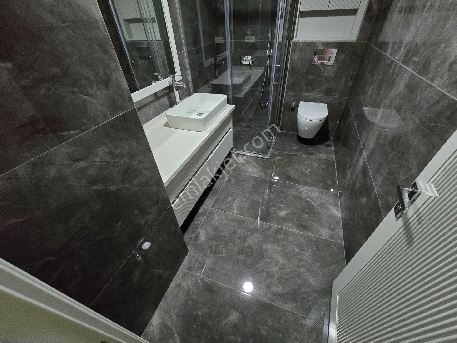 Sıfır Binada Deniz Manzaralı Teraslı Otoparklı 4+2 310 M2 Dublex - Görsel 19