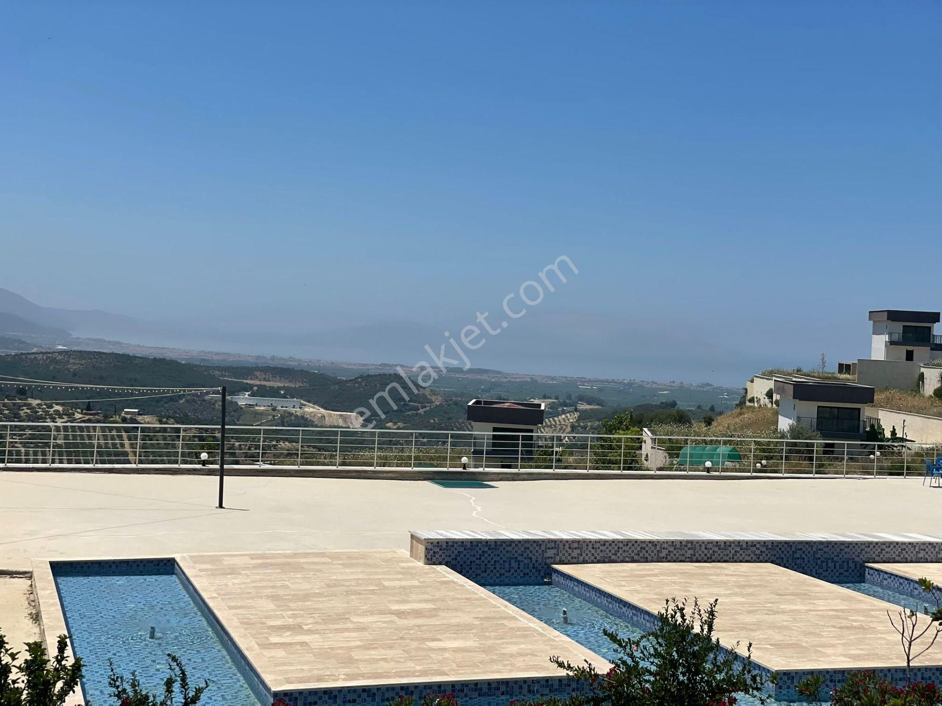 Full Deniz Manzaralı Eşin Golf'te Ağaçlı Mevki'nde Satılık 1+1 Daire