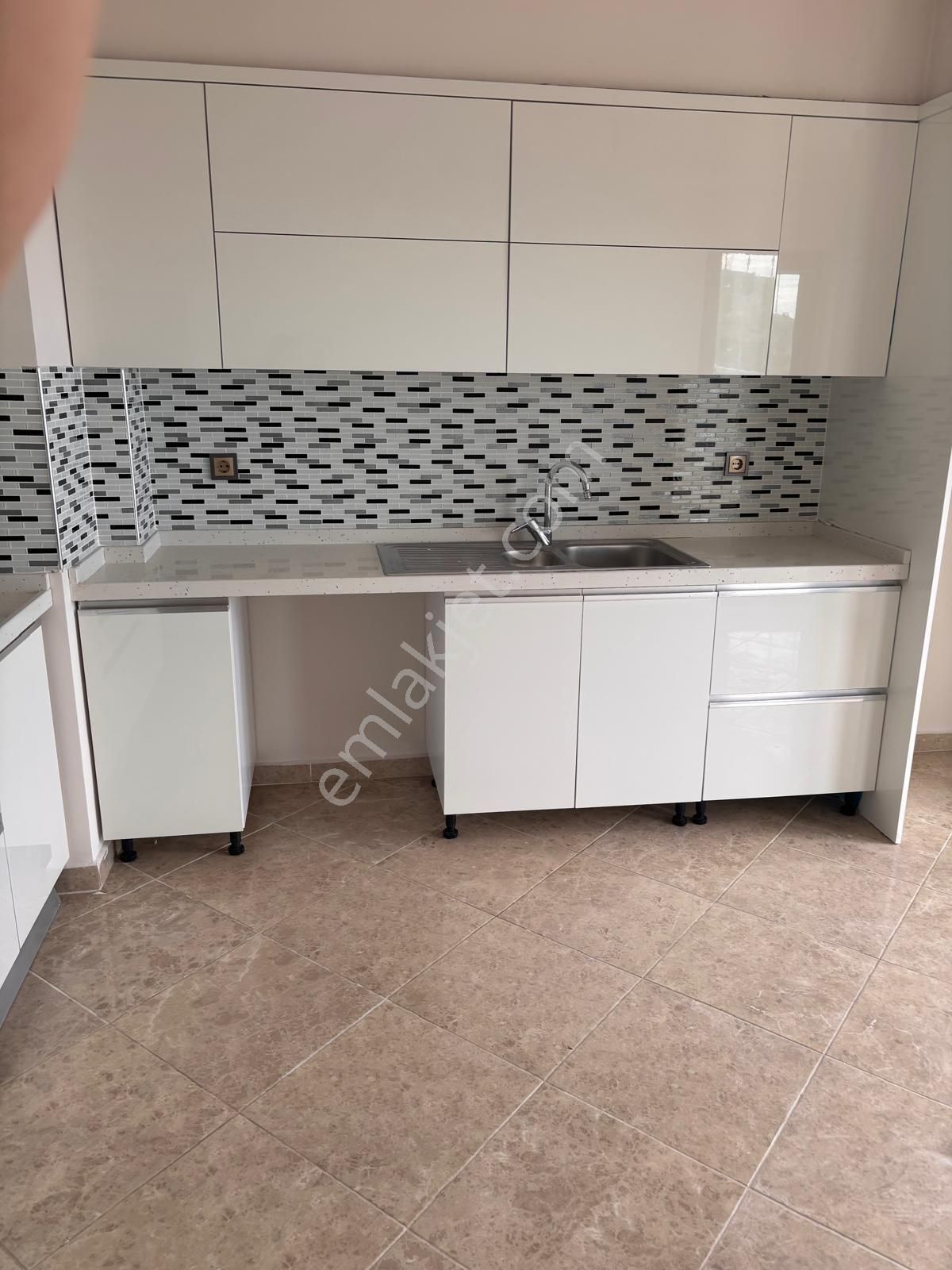 Golden Key Gayrimenkul'den Akçaabat Yıldızlıda Havuzlu Daire