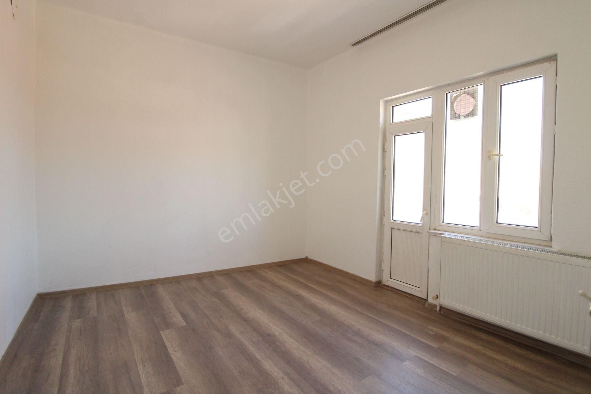 Startkey Yönden Çarşıya Yakın Yeni Tadilatlı Kiralık Daire, Ofis