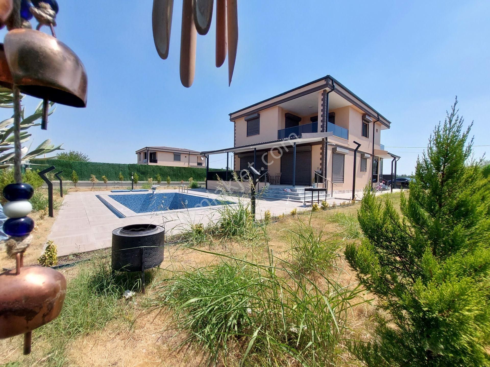 Adana Salbaş Yenimahallede Lüks Konsept 5+2 Villa