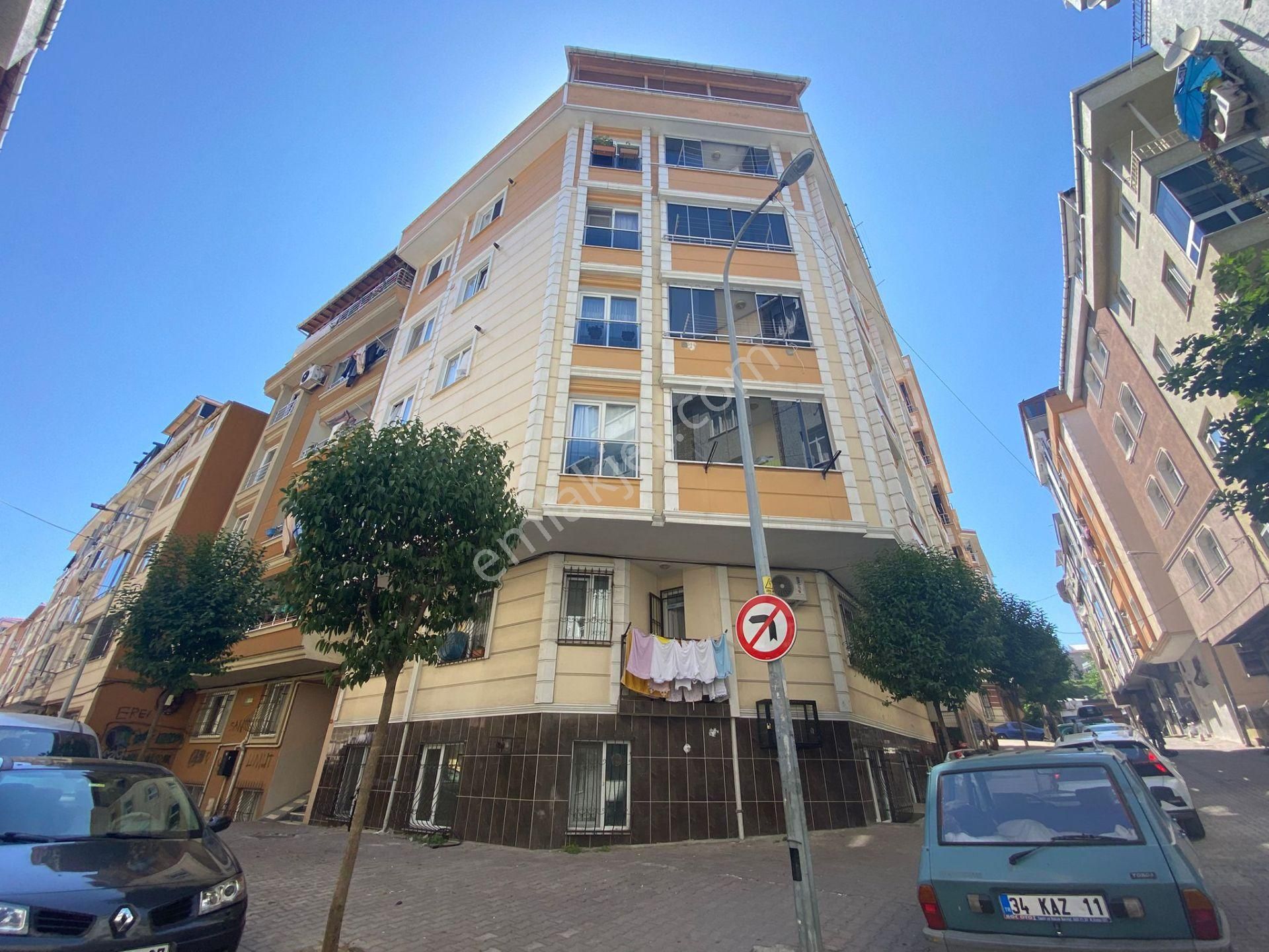 Serkan Gayrimenkulden 2+1 9 Yıllık Merkez Cami Yakını 2+1 Bahçe Katı
