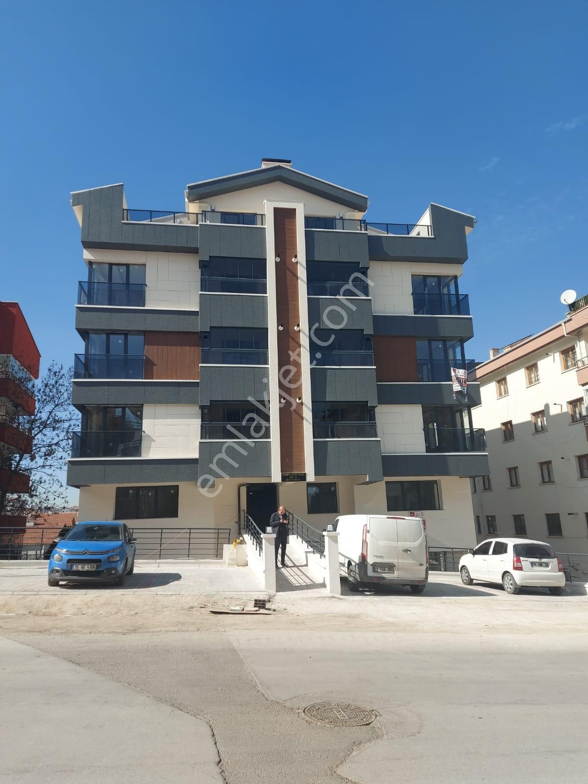 Asyapıdan 3+1 100m2 Yeni Manzaralı Ara Kat Süper Lüks Kombili