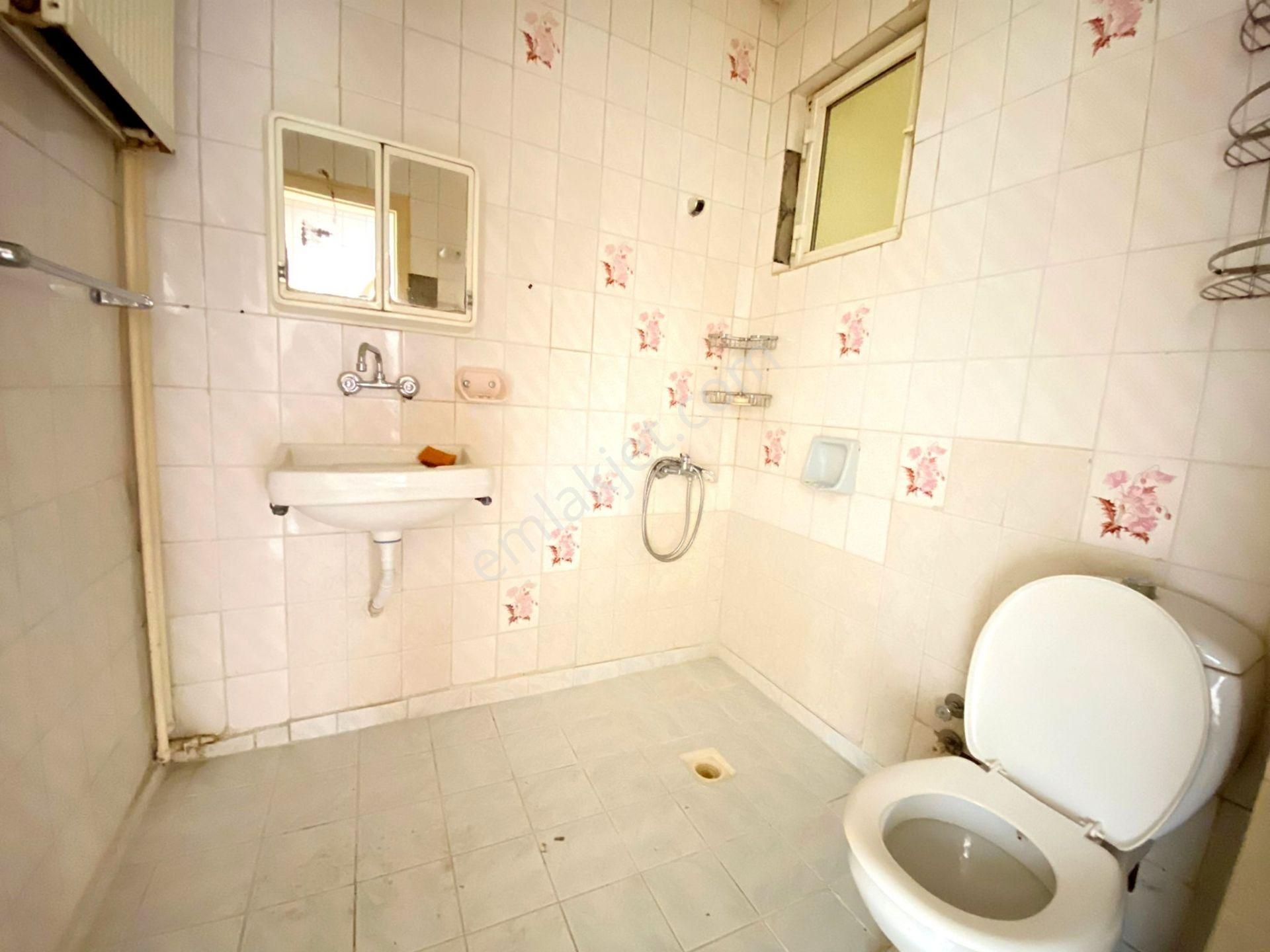 İncirli Mh. Cadde Üstünde Katta Isı Yalıtımlı Hazır Kiracılı 3+1 - Görsel 15