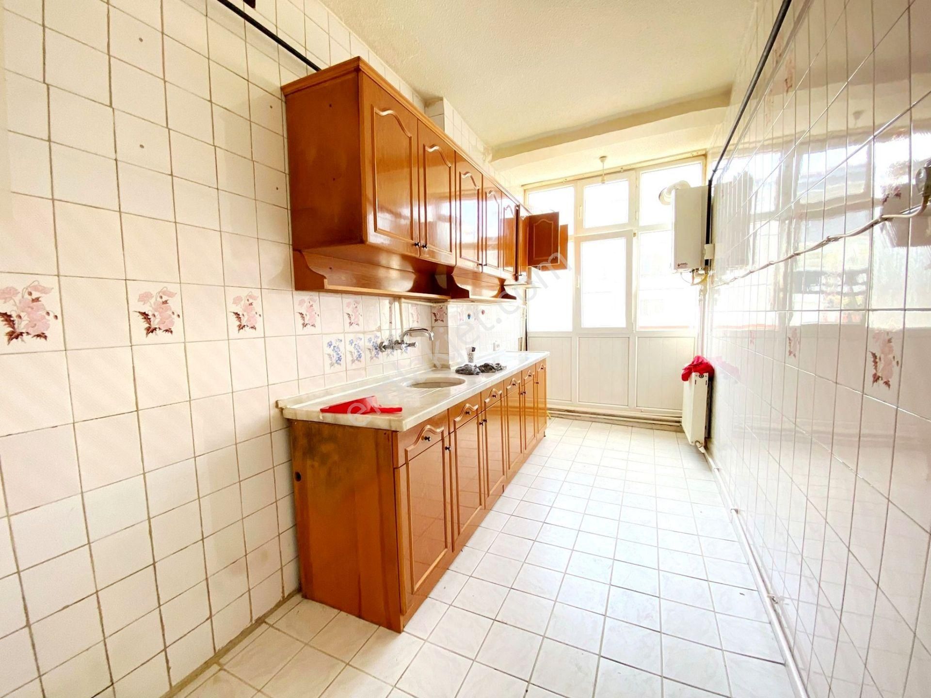 İncirli Mh. Cadde Üstünde Katta Isı Yalıtımlı Hazır Kiracılı 3+1 - Görsel 12